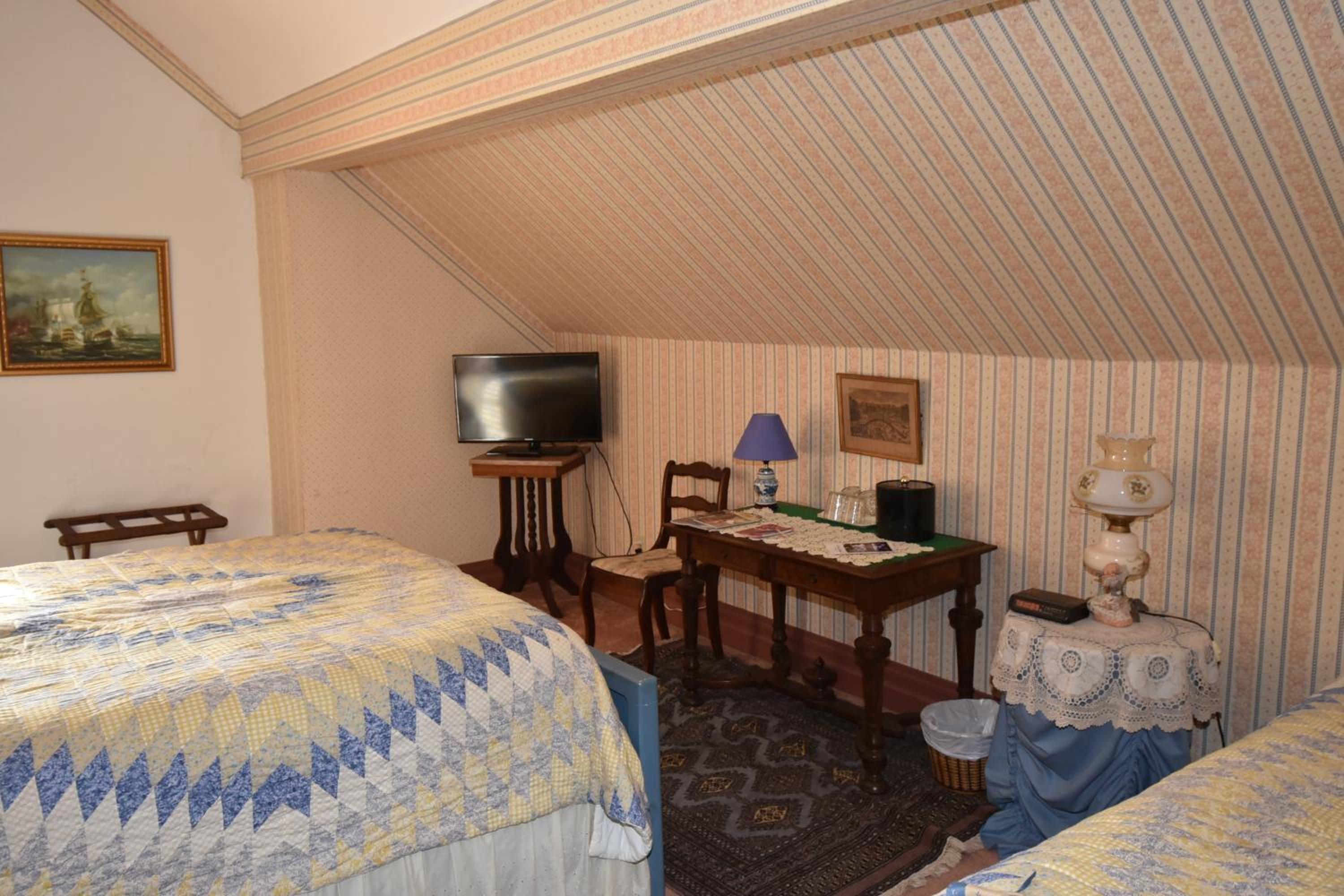 Corners Mansion Inn - A Bed and Breakfast
