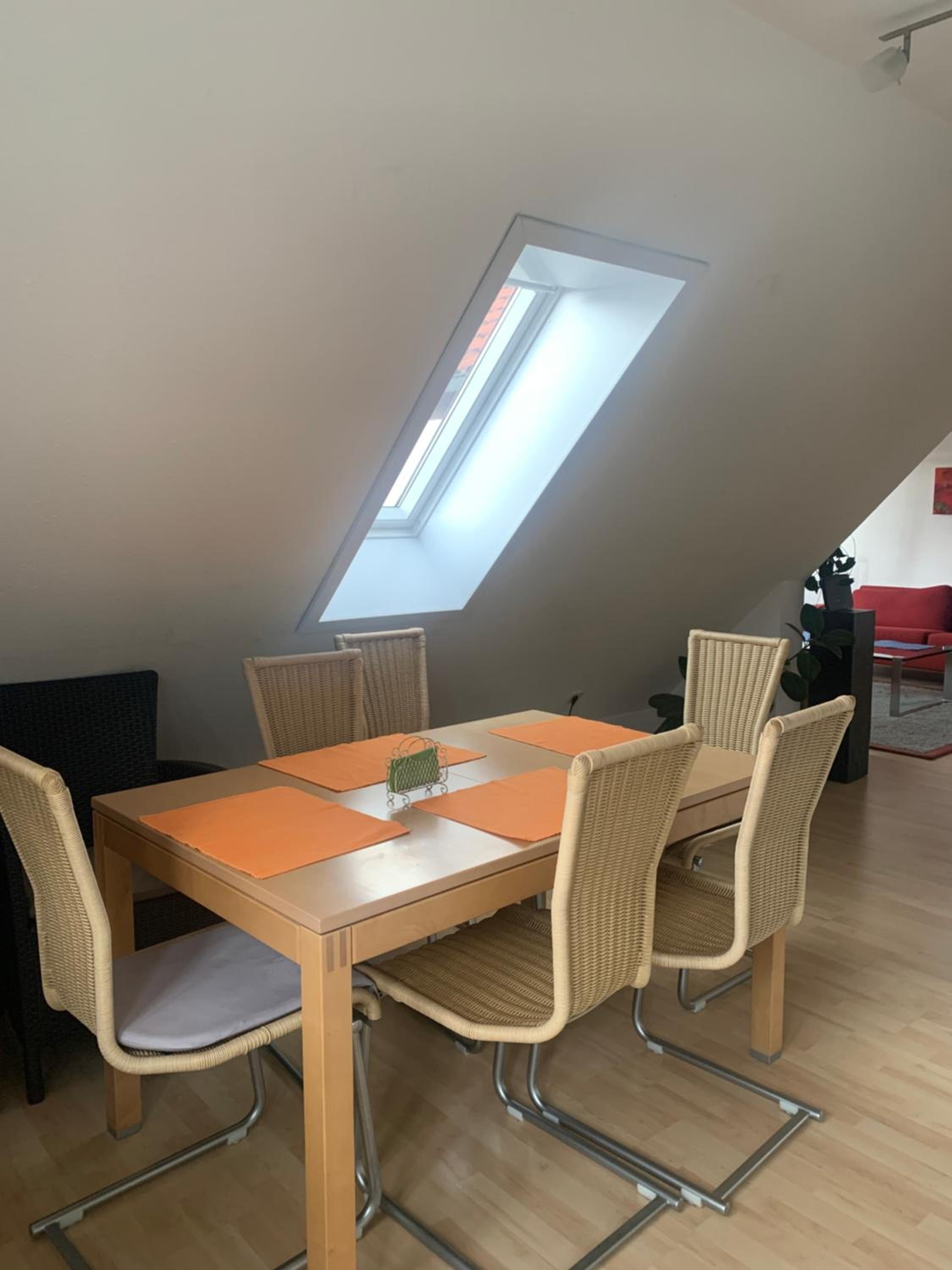 Sonniges Dachzimmer