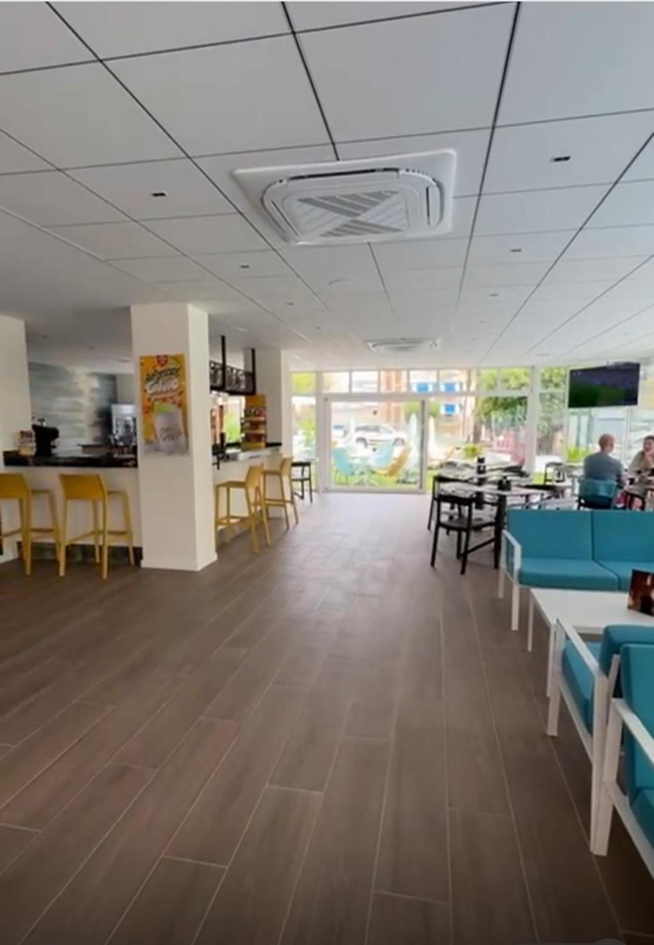Apartamentos de Benidorm, playa Poniente, España