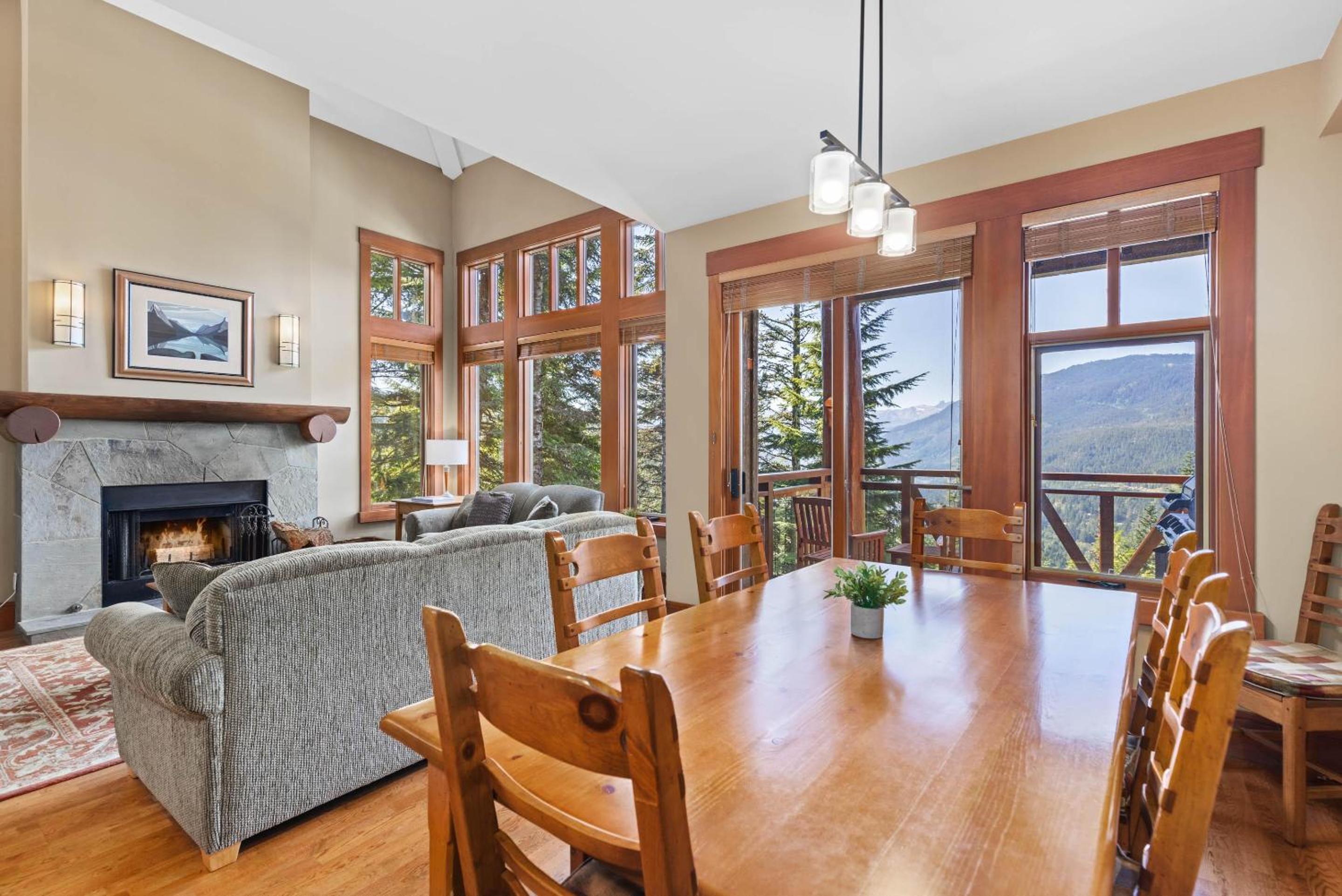 Taluswood The Heights 17 | Ski Access Townhome with Private Hot Tub, & Scenic Views