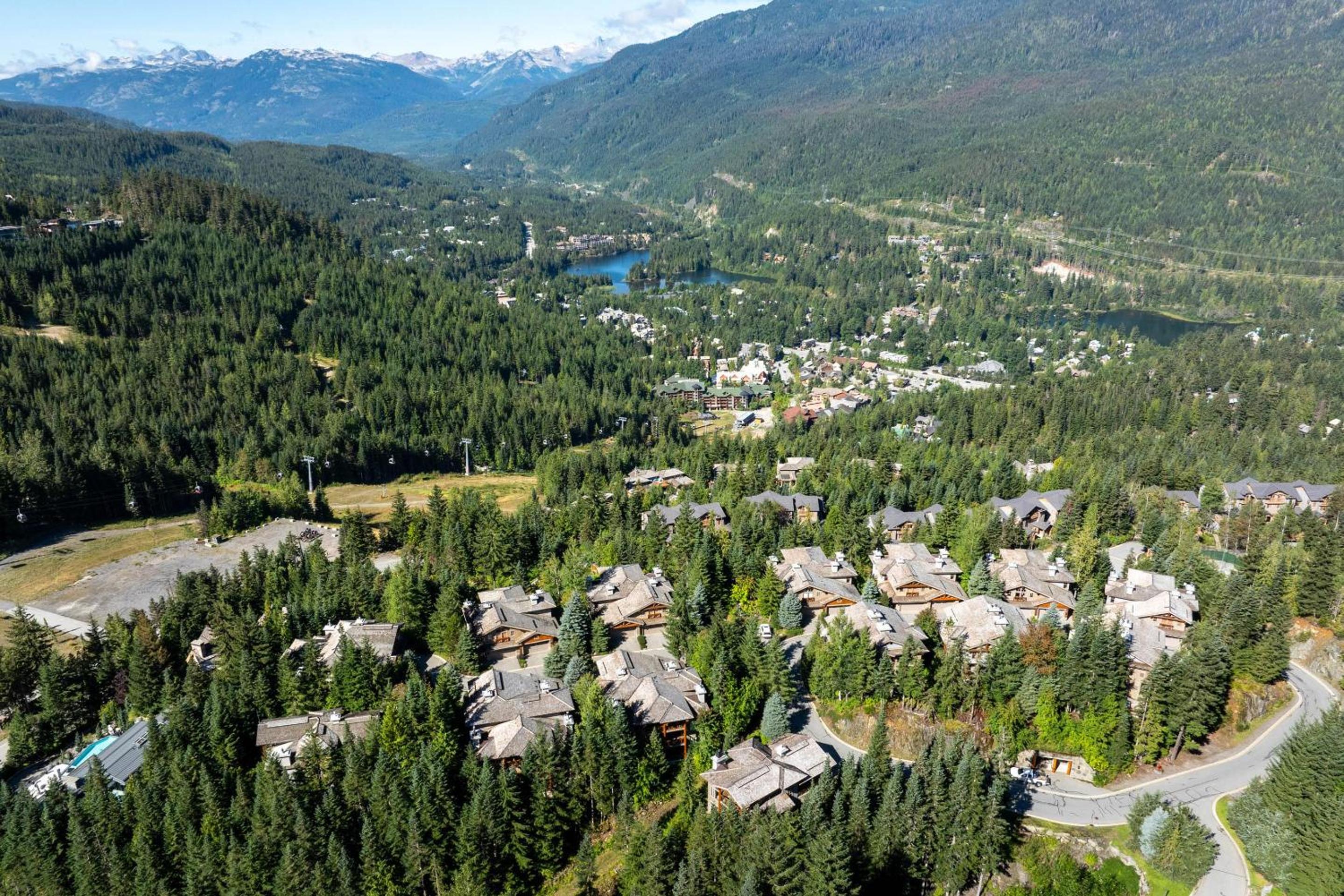 Taluswood The Heights 17 | Ski Access Townhome with Private Hot Tub, & Scenic Views