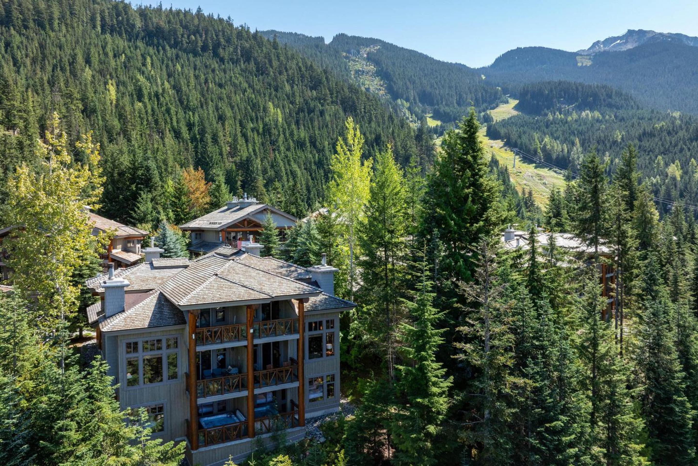 Taluswood The Heights 17 | Ski Access Townhome with Private Hot Tub, & Scenic Views