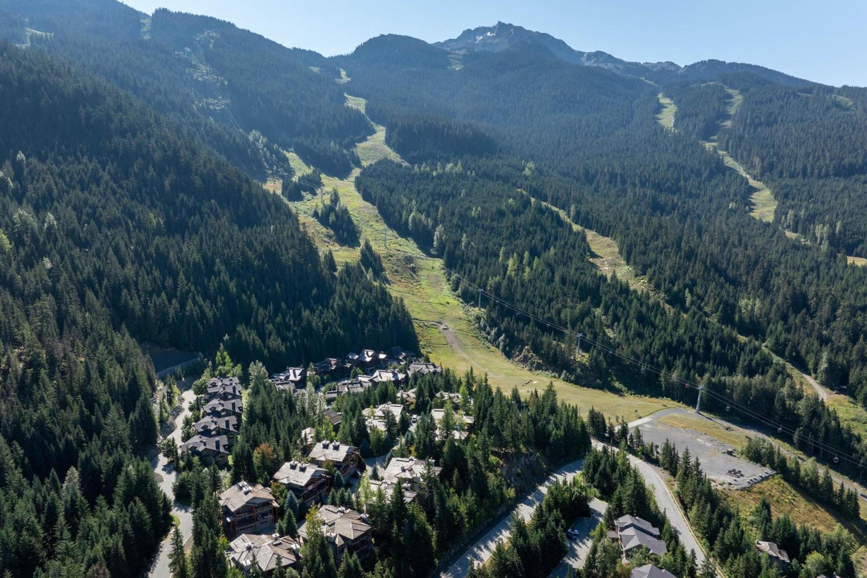Taluswood The Heights 17 | Ski Access Townhome with Private Hot Tub, & Scenic Views