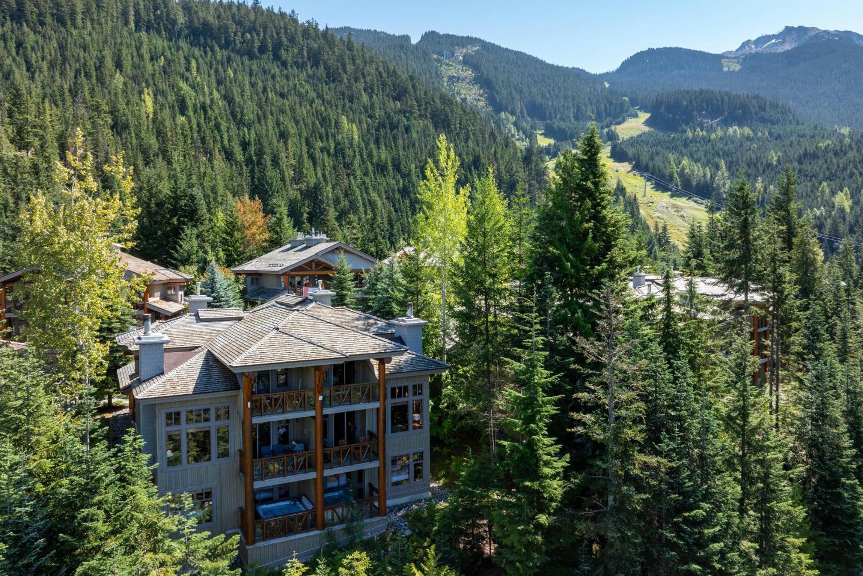 Taluswood The Heights 17 | Ski Access Townhome with Private Hot Tub, & Scenic Views