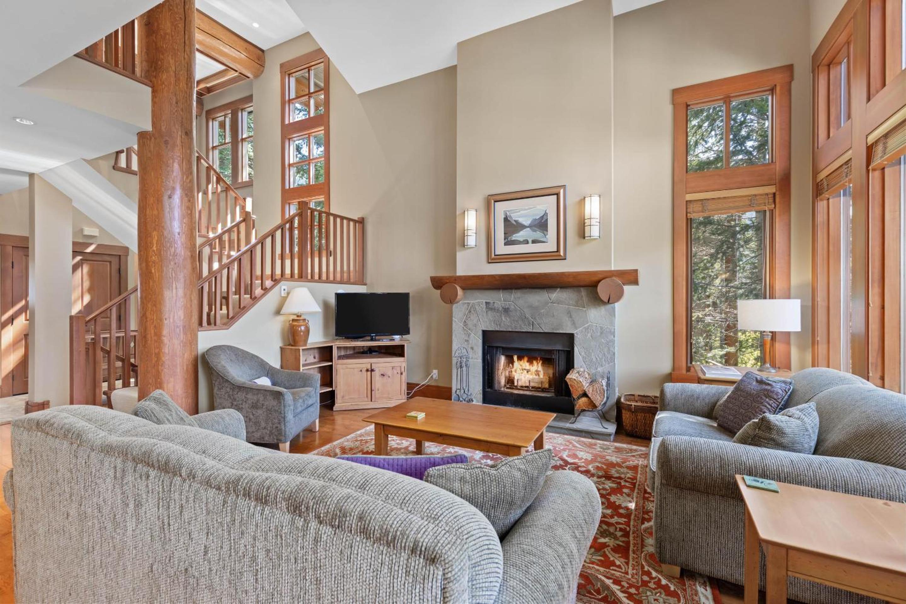 Taluswood The Heights 17 | Ski Access Townhome with Private Hot Tub, & Scenic Views