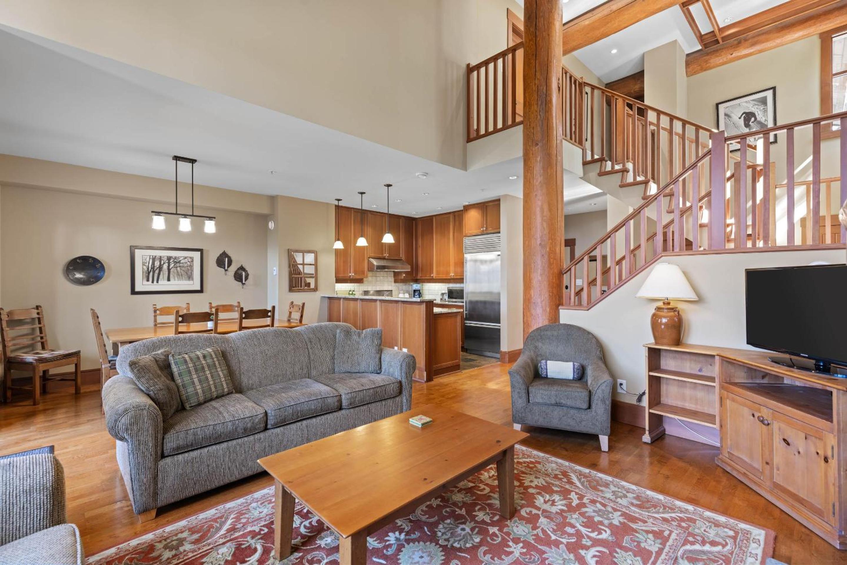 Taluswood The Heights 17 | Ski Access Townhome with Private Hot Tub, & Scenic Views