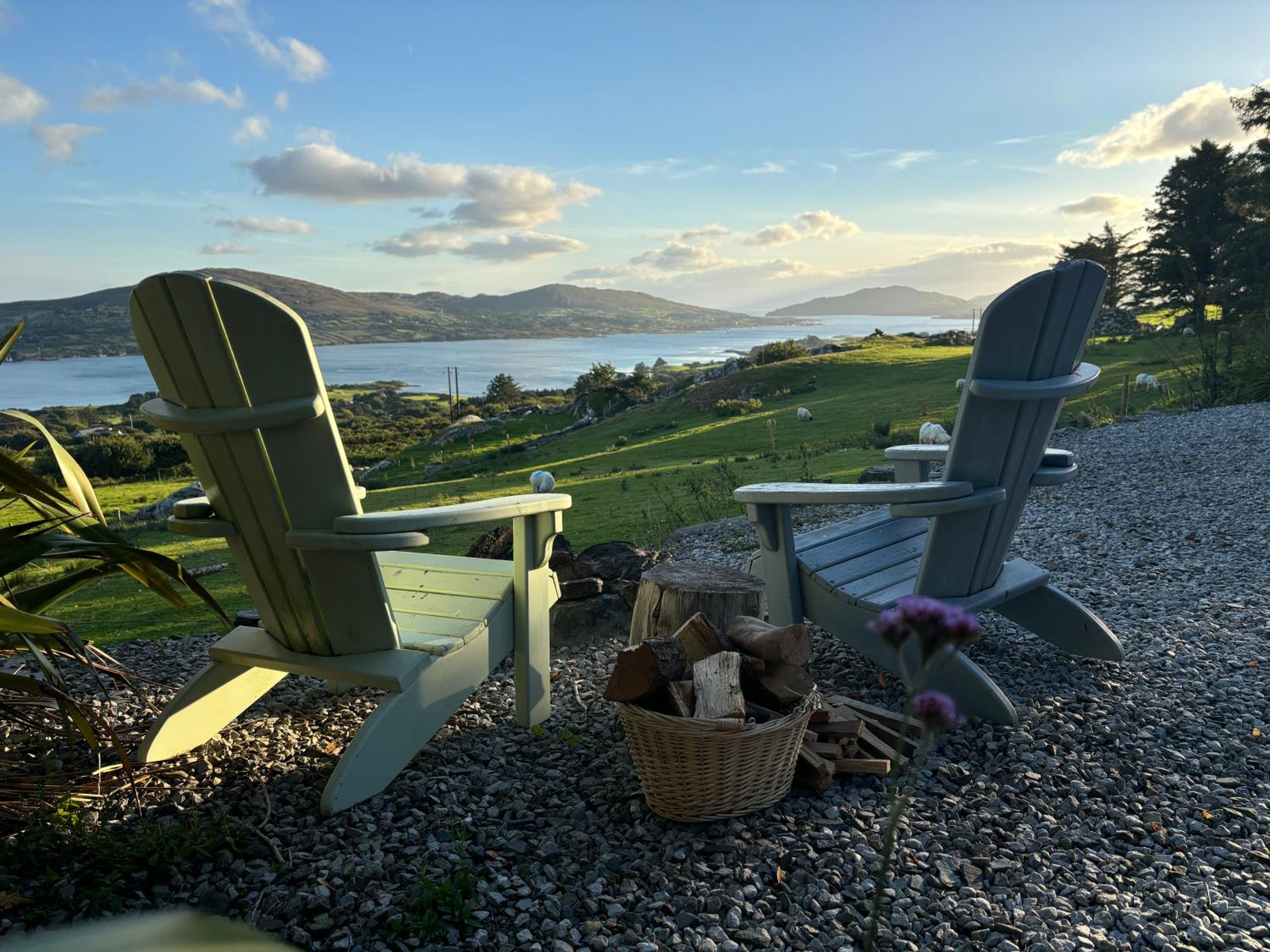 Laughing Seagull Cottage - Sea Views and Sauna
