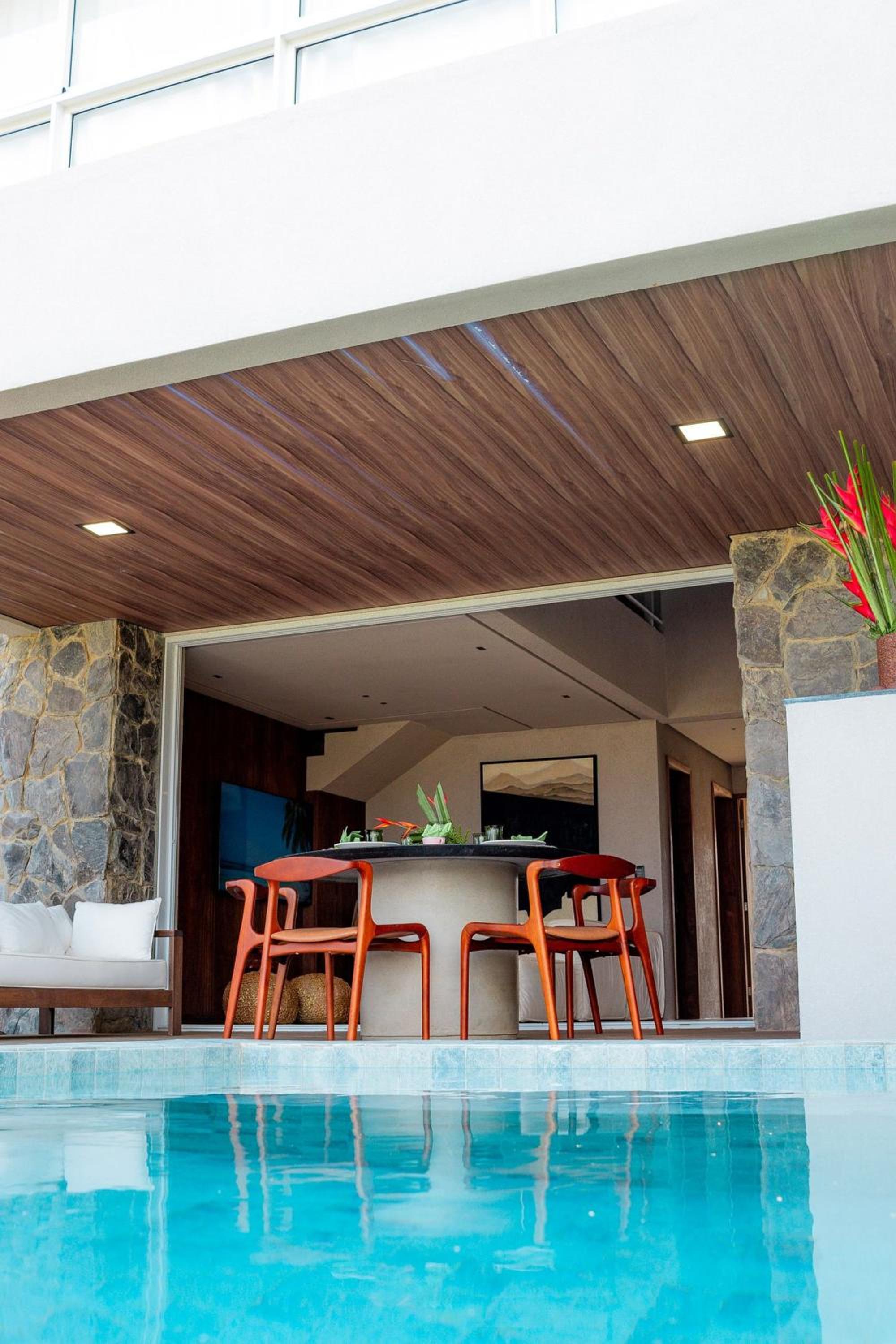 Casa AWA E07 - Milagres com Piscina à Beira-Mar