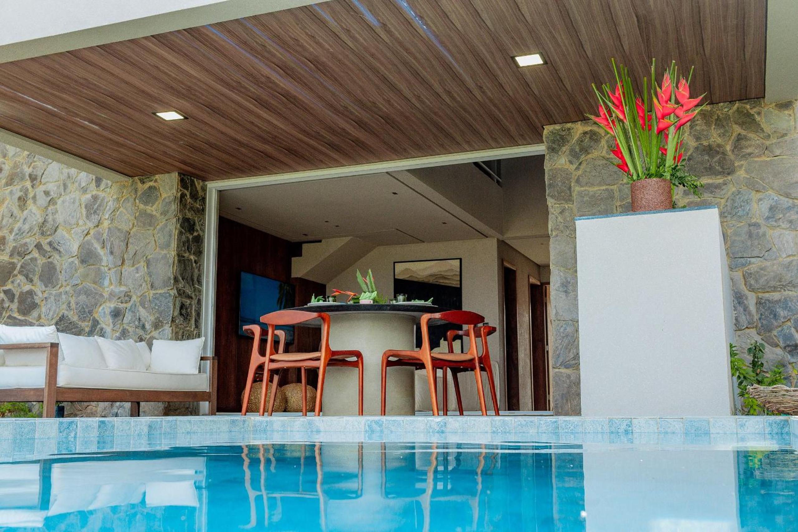 Casa AWA E07 - Milagres com Piscina à Beira-Mar