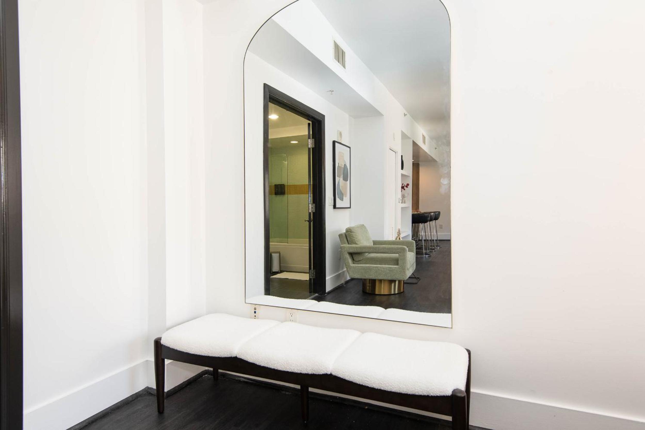Los Angeles Vacations - Audemar Boutique Hotel and Apartment Homes - Property Image 27