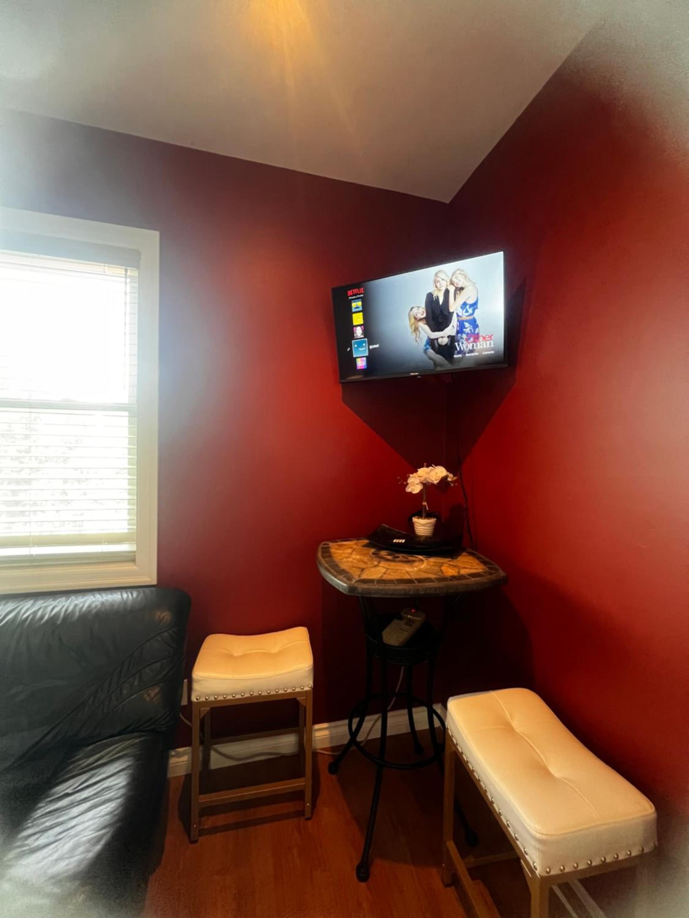 Sunset Suites in Niagara Wine Country