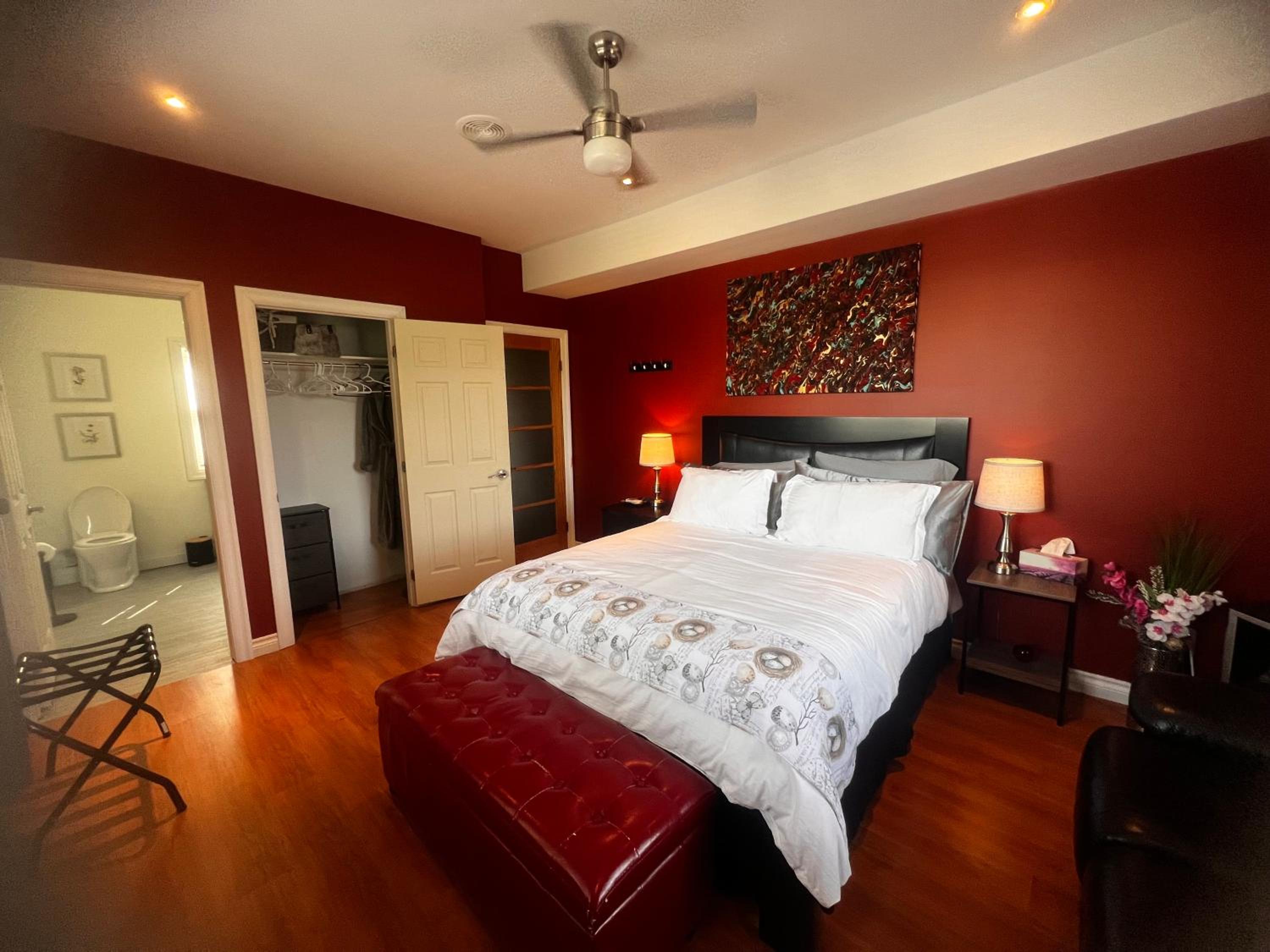 Sunset Suites in Niagara Wine Country