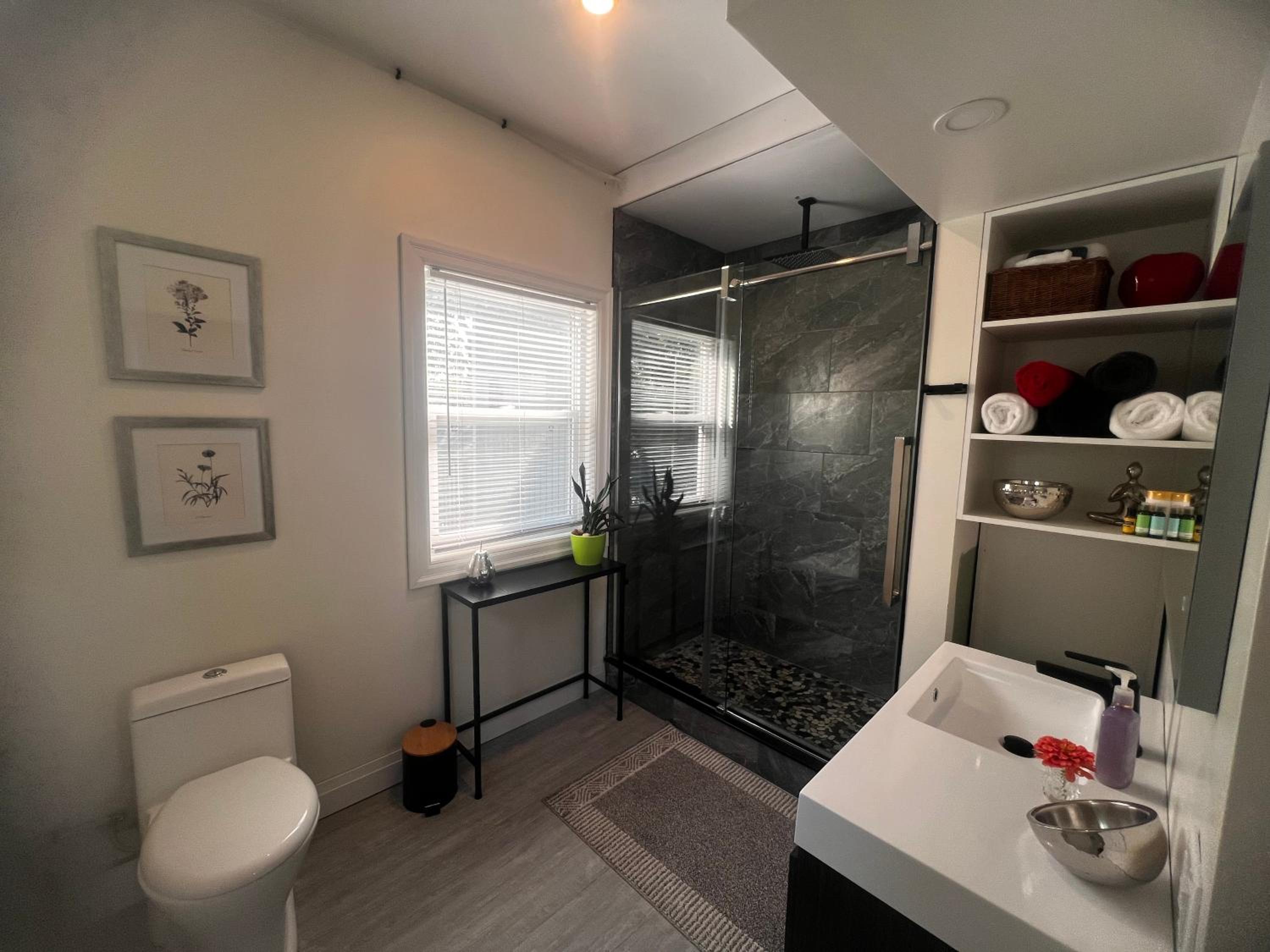 Sunset Suites in Niagara Wine Country