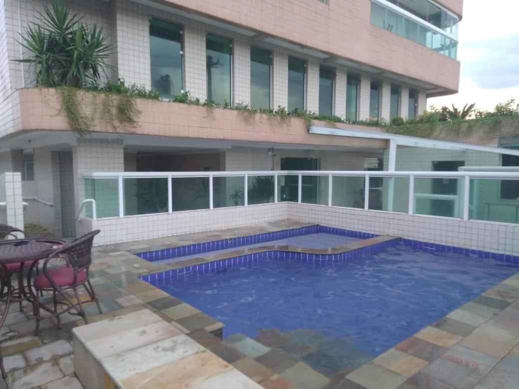 Apê Temporada II Praia Grande SP Completo com Piscina, Churrasqueira, Estacionamento, Wi-Fi