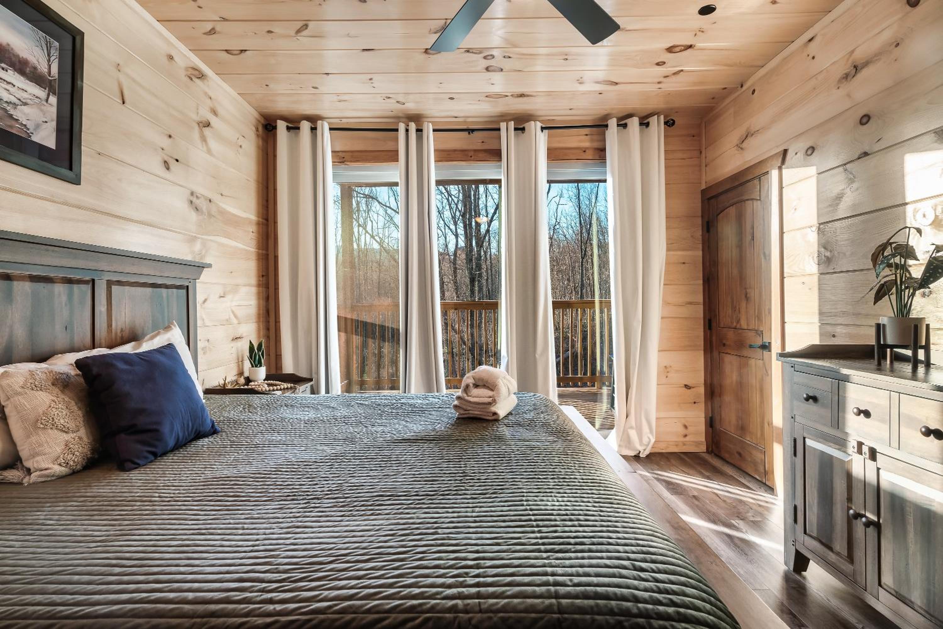 Grand Mountain Cabin Near Great Smoky Mountains National Park view 4