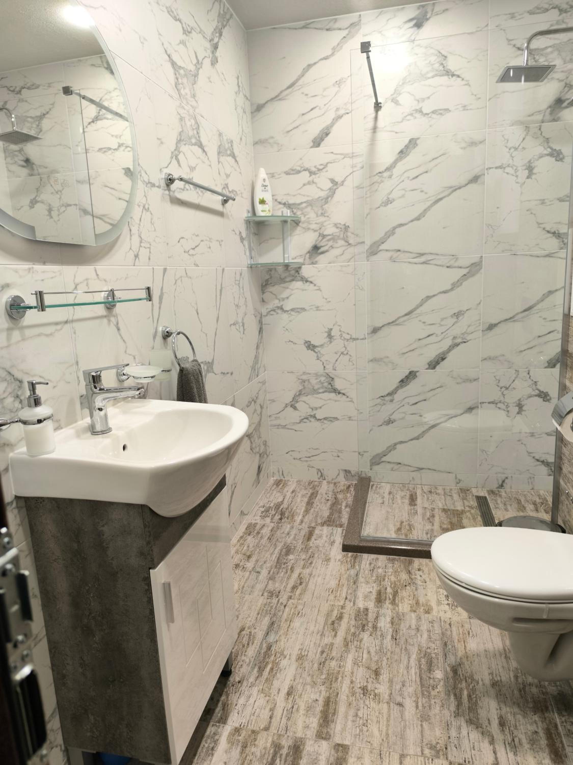 Snow White - Luxury Stay with free Bottle of Wine