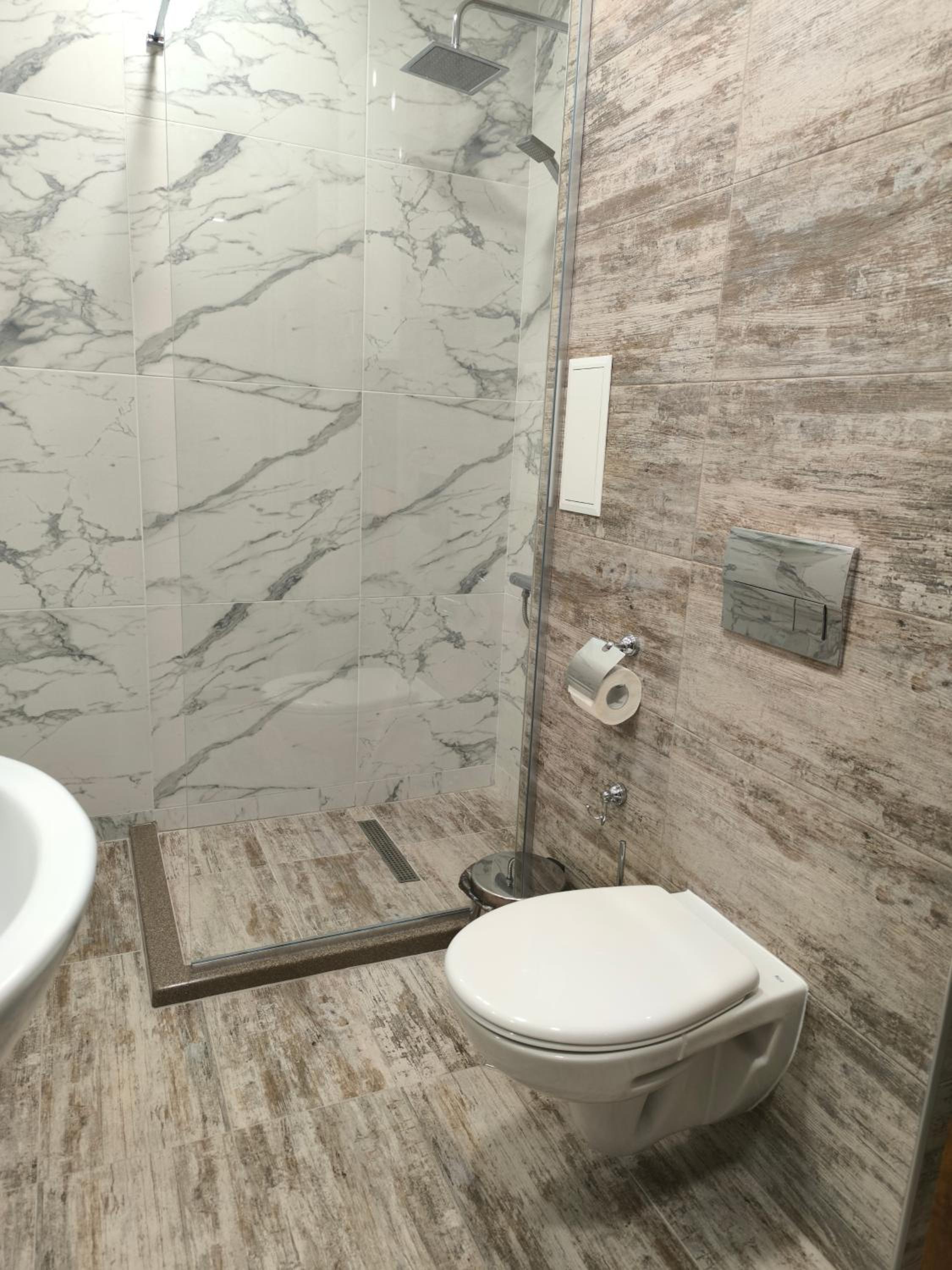 Snow White - Luxury Stay with free Bottle of Wine