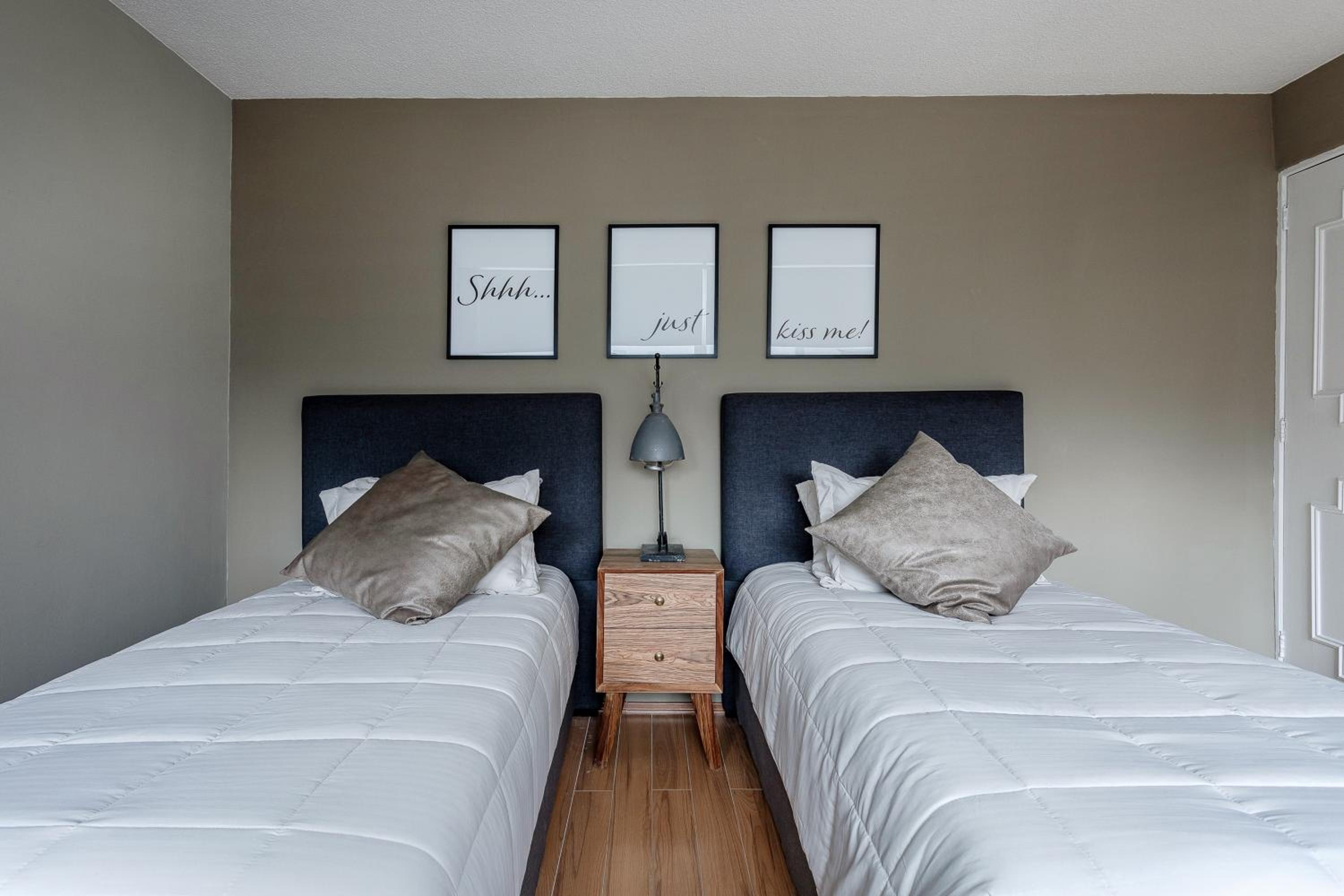 Spacious Apartment Near Masaryk Elevator & Parking photo 3