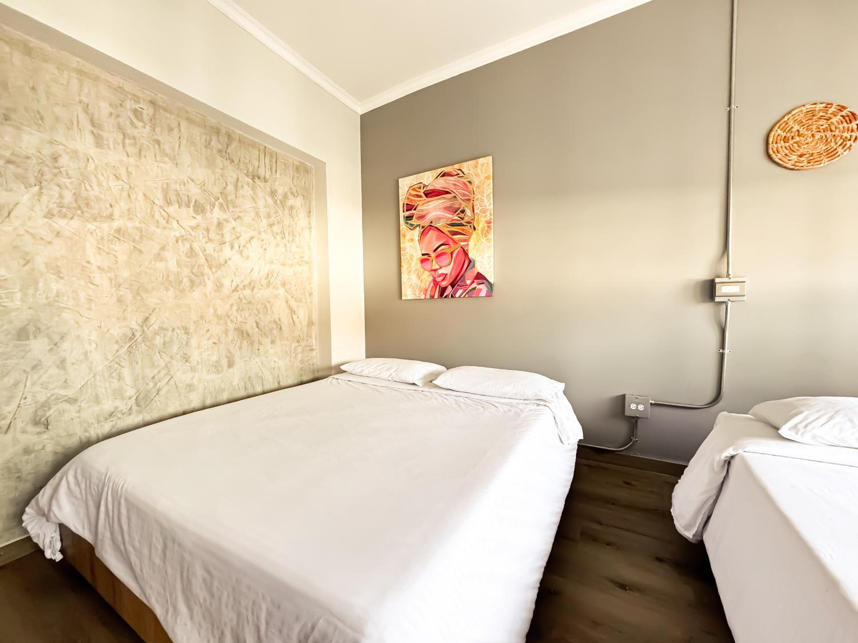 ¡Hospedaje remodelado con capacidad perfecta! LAU3