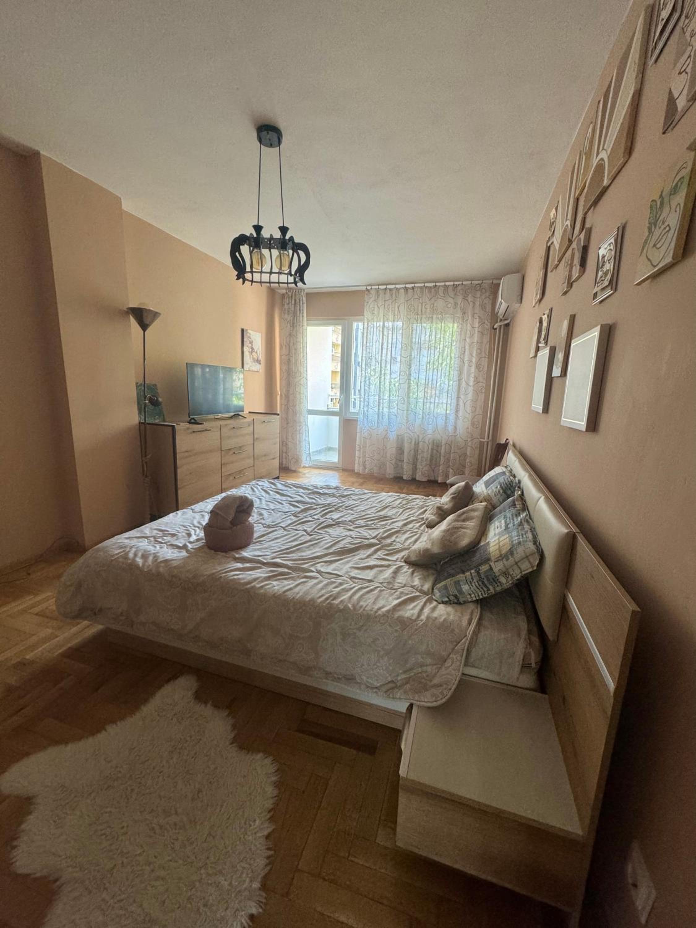 Spacious Apartment next to South Park Просторен Апартамент до Южен Парк Top Location view 3