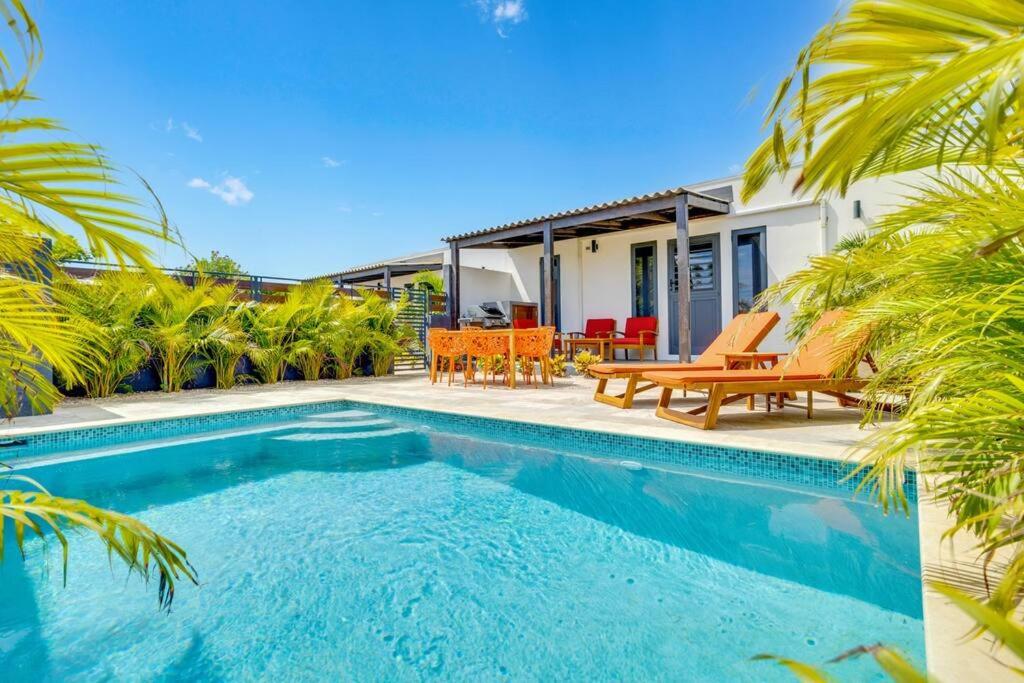 FourVillas with Private Magnesium Pool 3 min to the Beach & Dive Rinse Tank