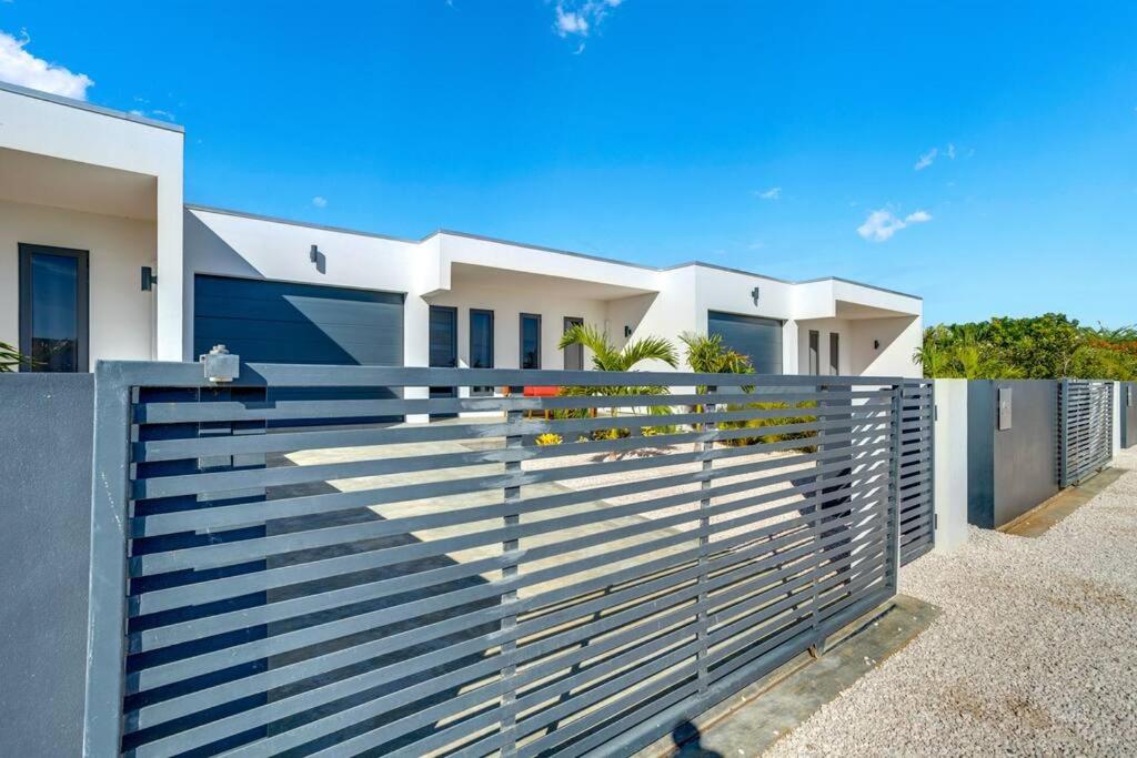 FourVillas with Private Magnesium Pool 3 min to the Beach & Dive Rinse Tank