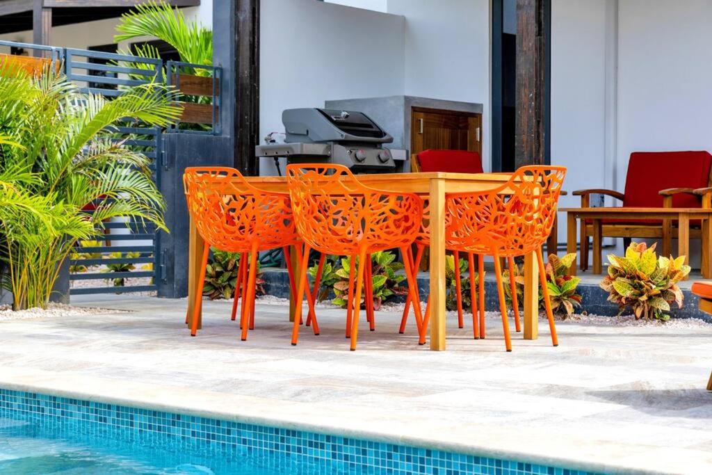 FourVillas with Private Magnesium Pool 3 min to the Beach & Dive Rinse Tank