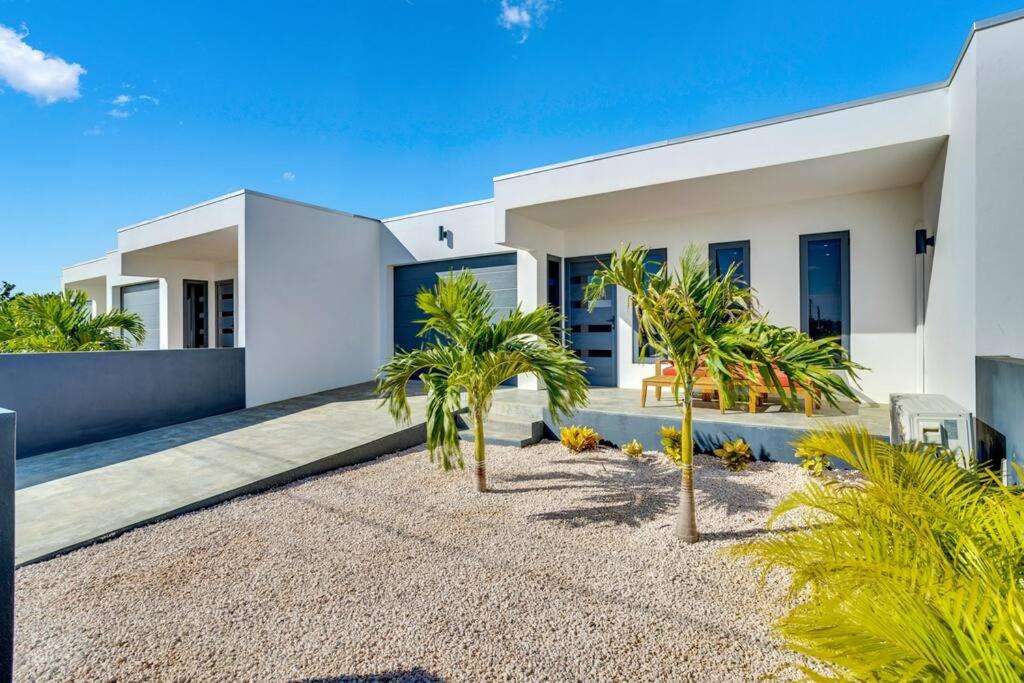 FourVillas with Private Magnesium Pool 3 min to the Beach & Dive Rinse Tank