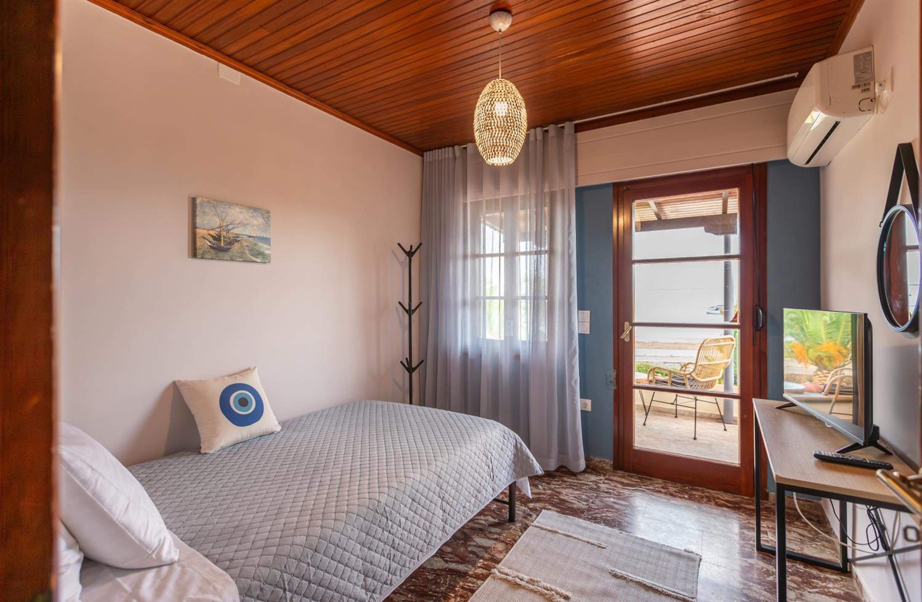 Beachfront Villa Psani - Escape with Garden