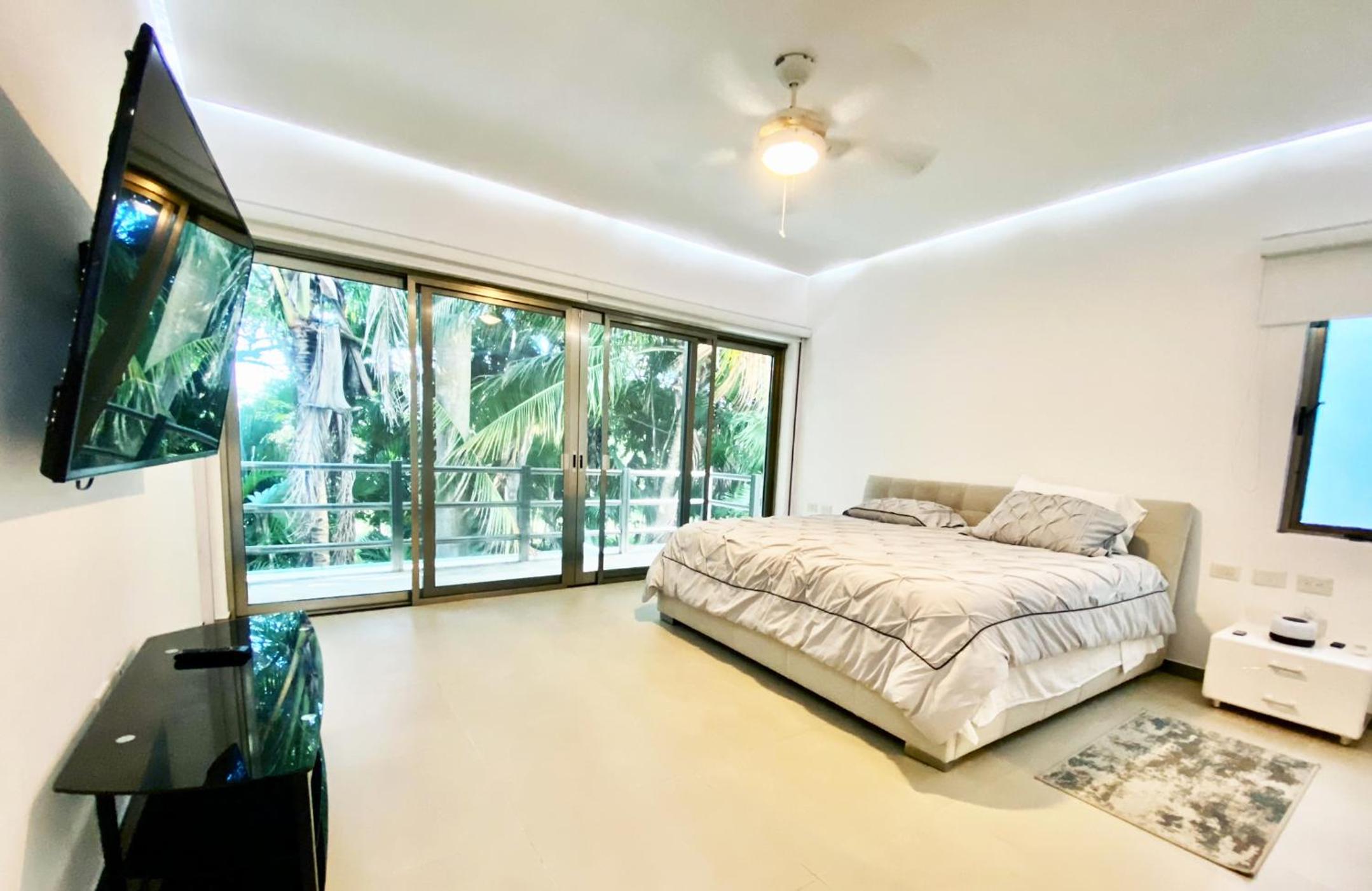 Getaway to paradise beach enjoy comfort and peace view 5