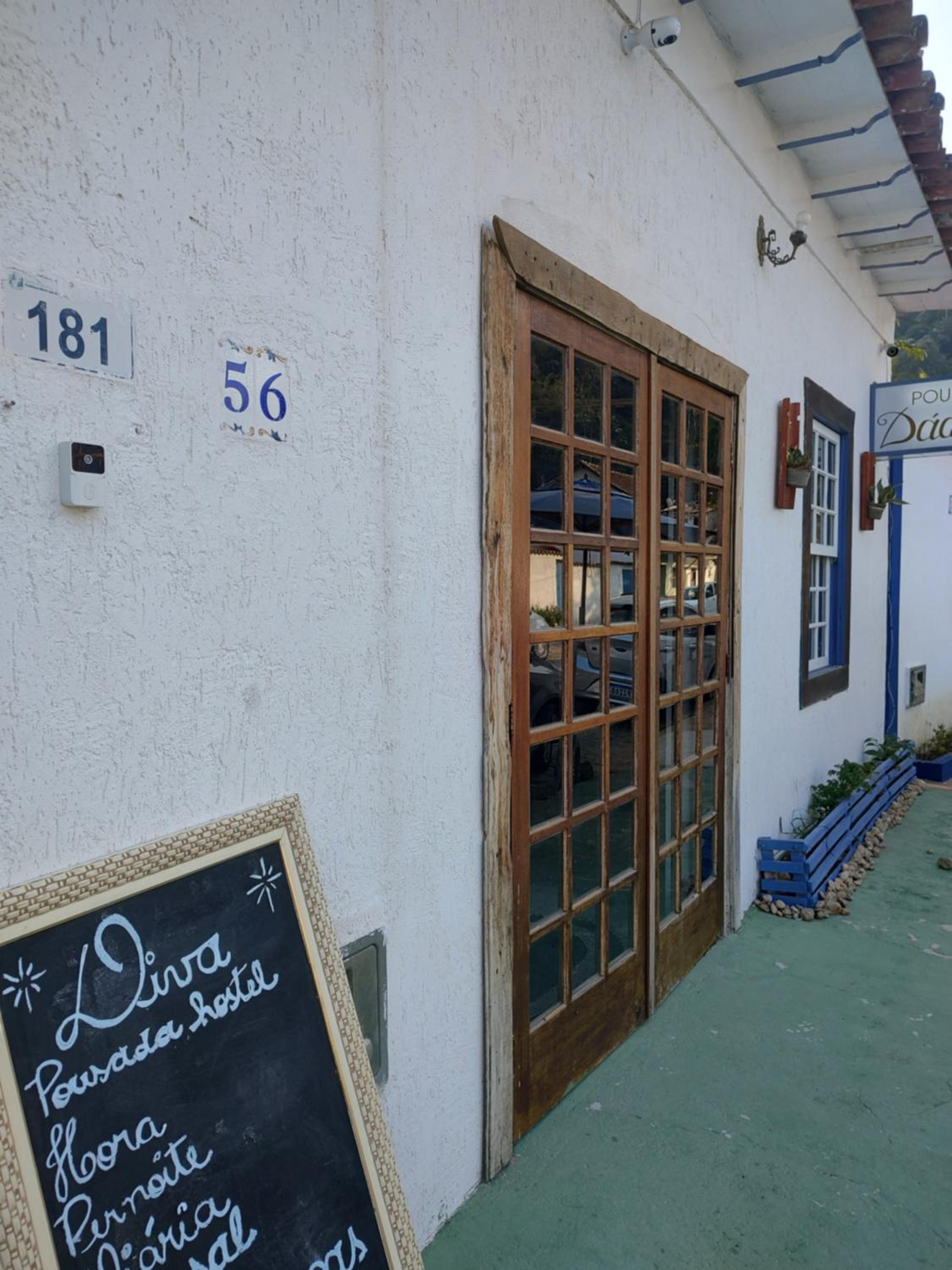 Casa Da Diva 3 suite 6 pessoas Girassol frente a praia do pontal no centro