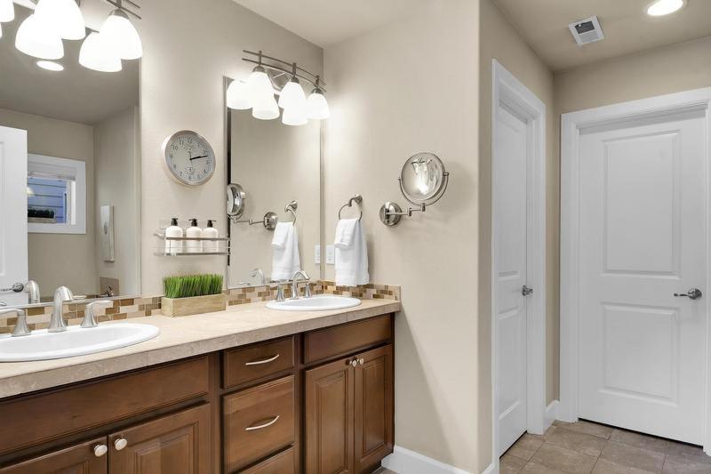 Serenity Ridge Luxury Home In Bothell - Property Image 12