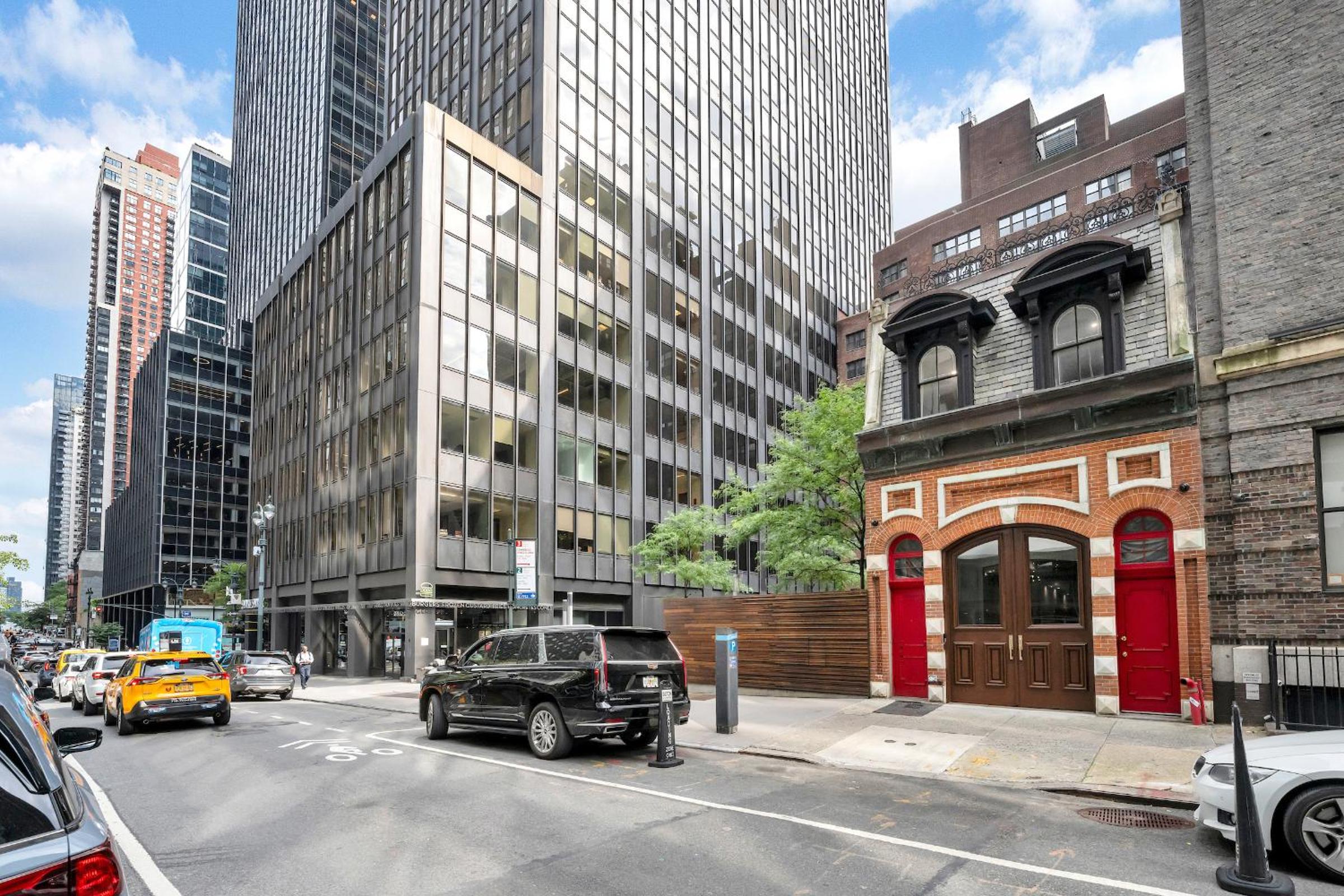 Landmarked NYC Townhome - Sleeps 10 -Group-Friendly photo 4