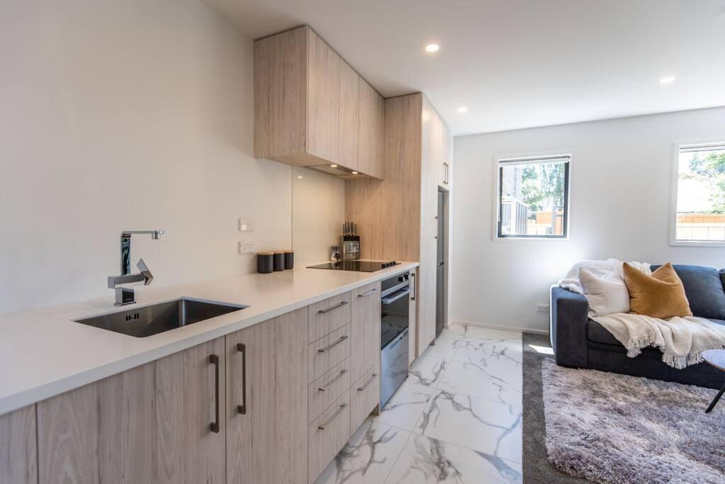 Brand New Opposite Hagley Park Close CBD Hospital view 3