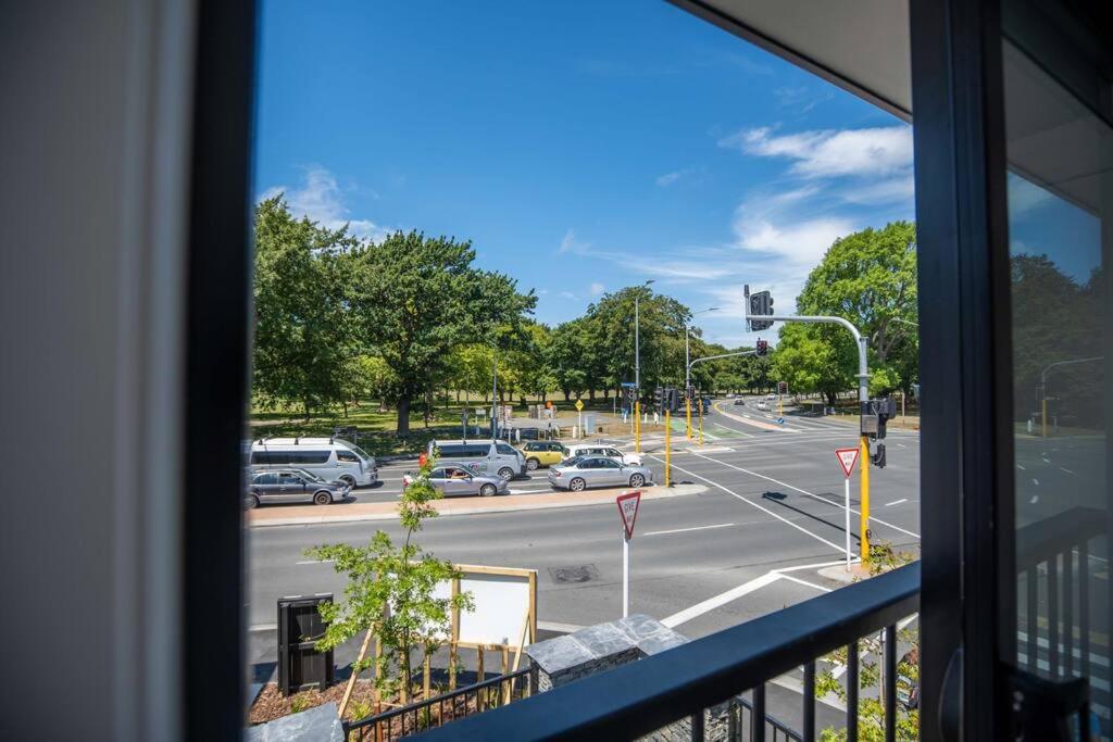 Brand New Opposite Hagley Park Close CBD Hospital view 5