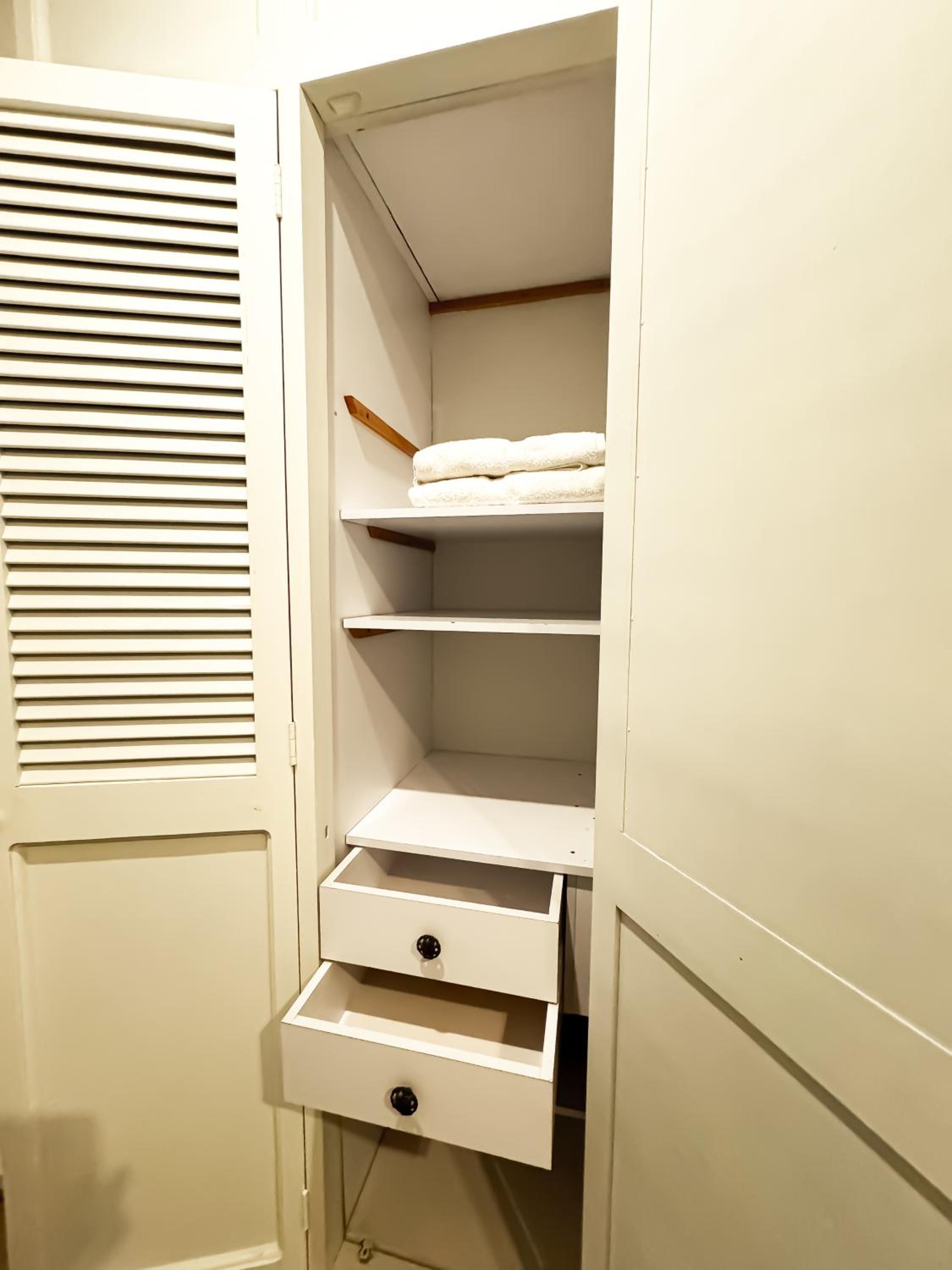 Affordable accommodation, good location! LAU5
