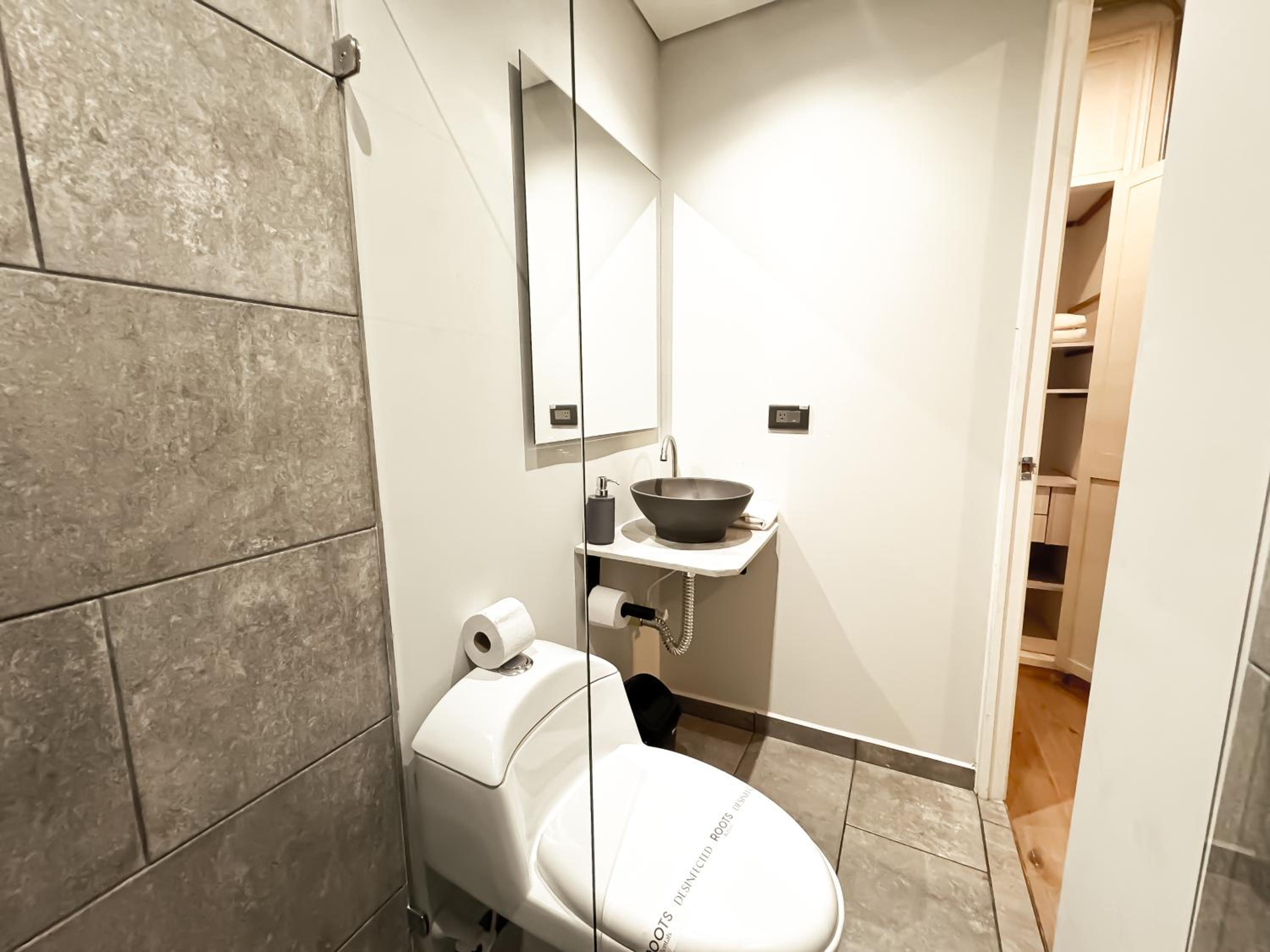 Affordable accommodation, good location! LAU5