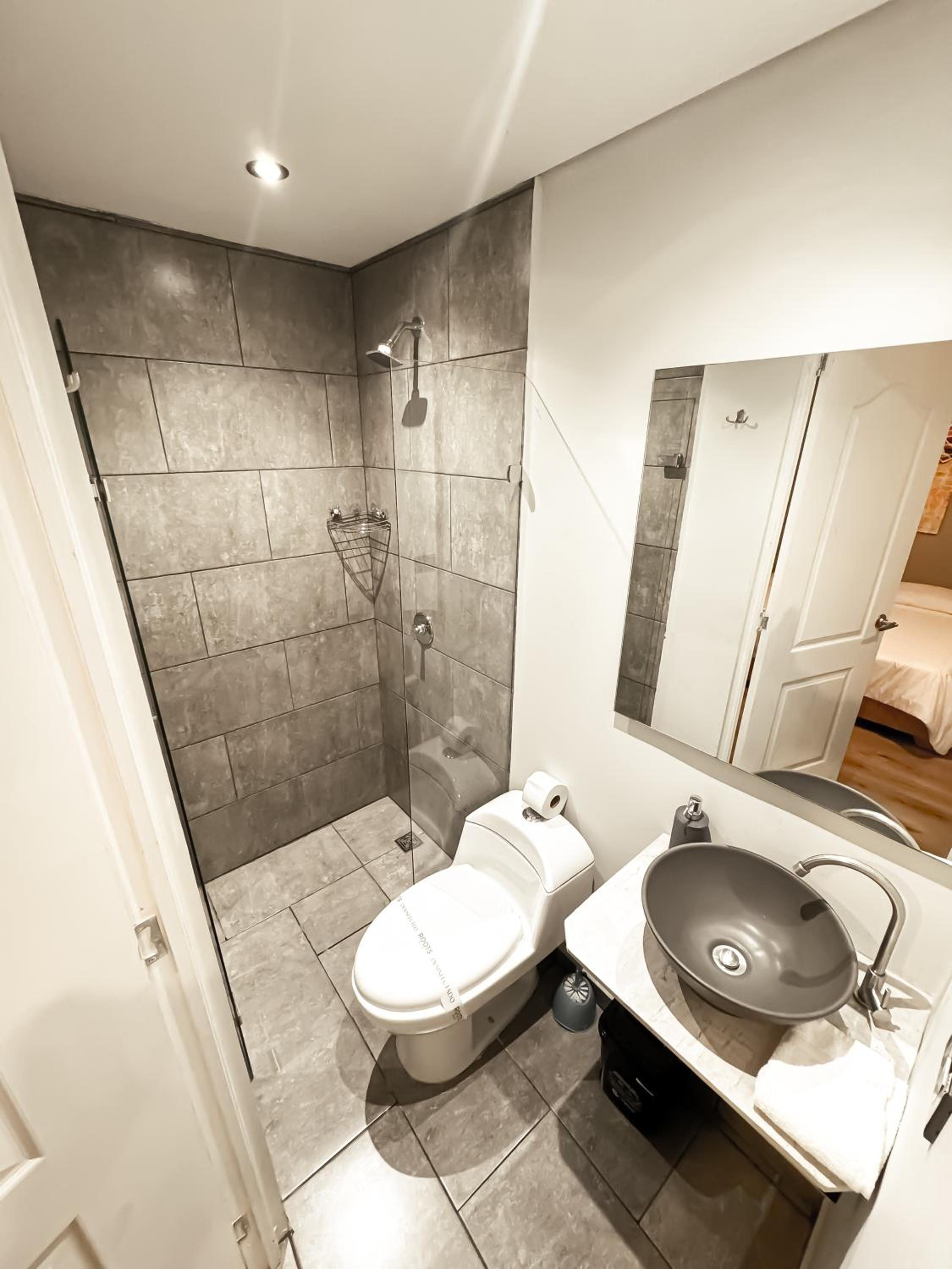 Affordable accommodation, good location! LAU5
