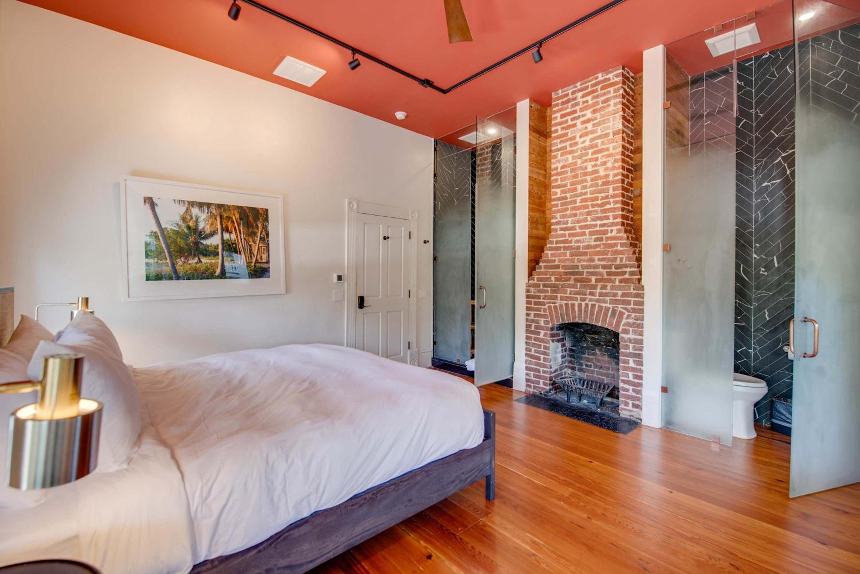 Red Room at the Grand Maloney view 4