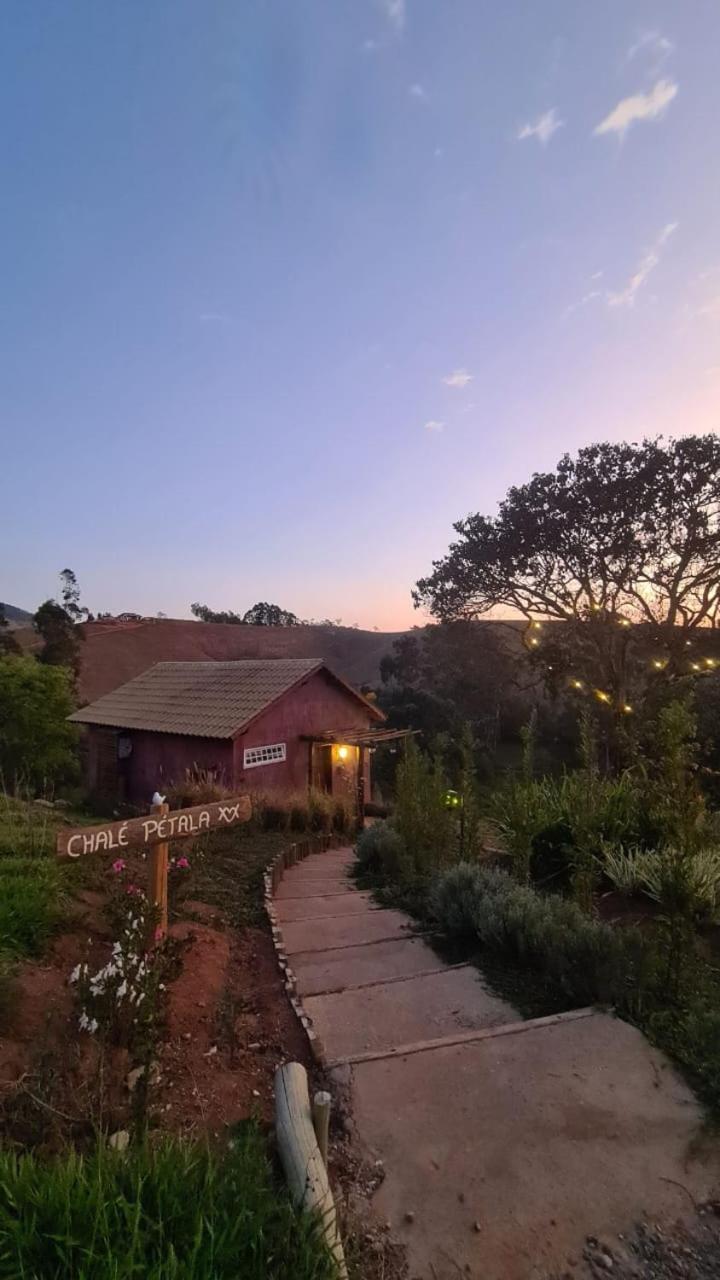 Chalé Pétala - Vila Monte Cunha