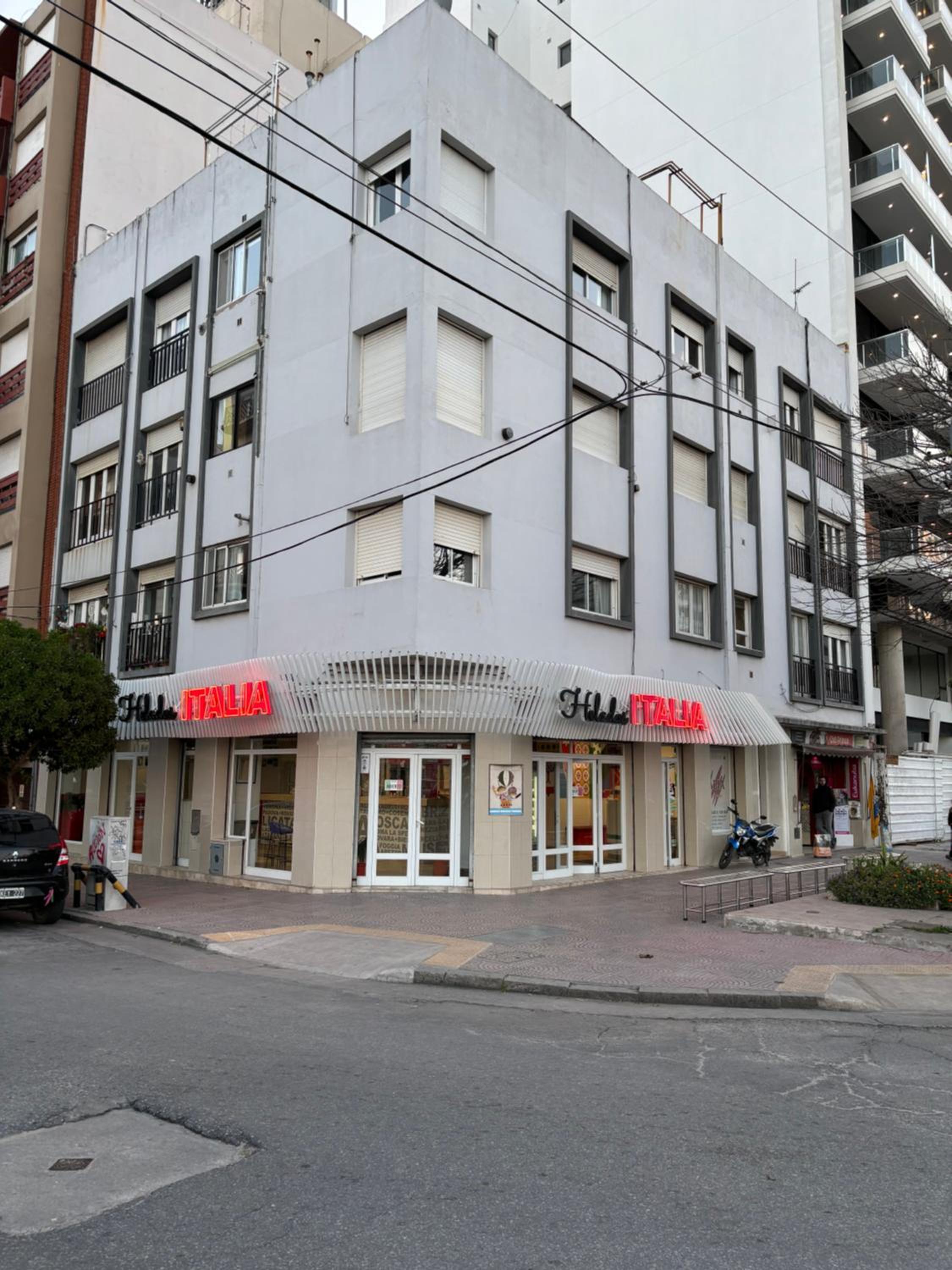 Amplio Departamento en Zona Gastronómica a una cuadra de la Playa
