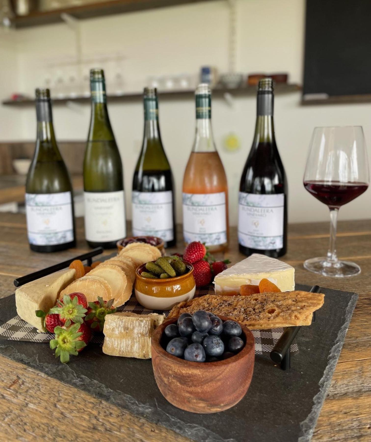 Bundaleera Vineyard and Farm Stay