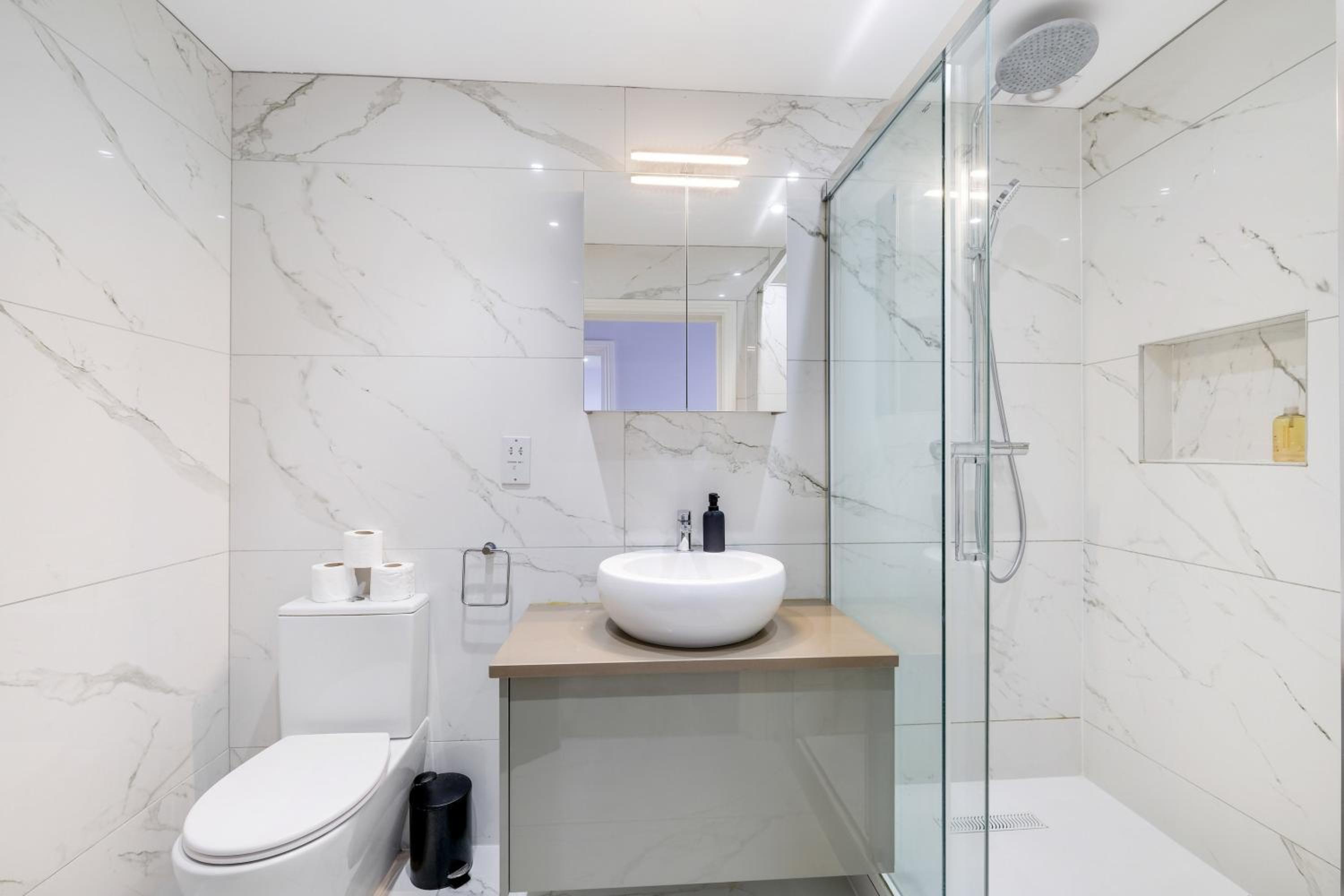 Elegant 3-Bedroom Apartment Near Tube Station - 360 Stays