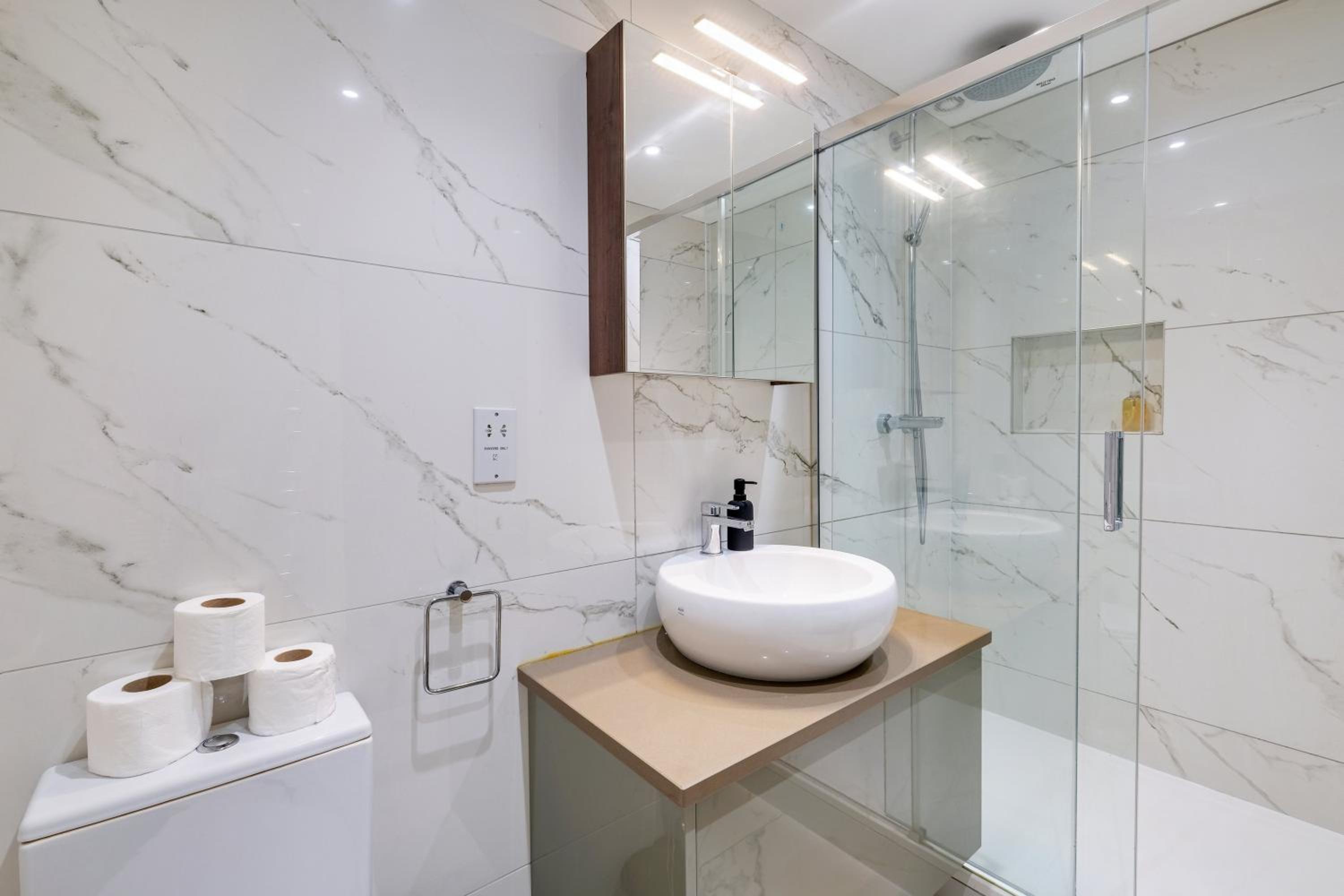 Elegant 3-Bedroom Apartment Near Tube Station - 360 Stays