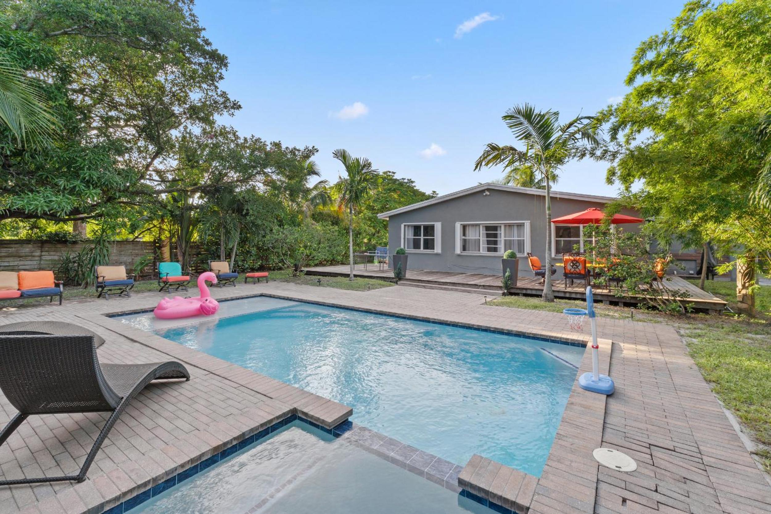 Spacious 4BR, 5 Min Chase Stadium, Pool & Jacuzzi view 4