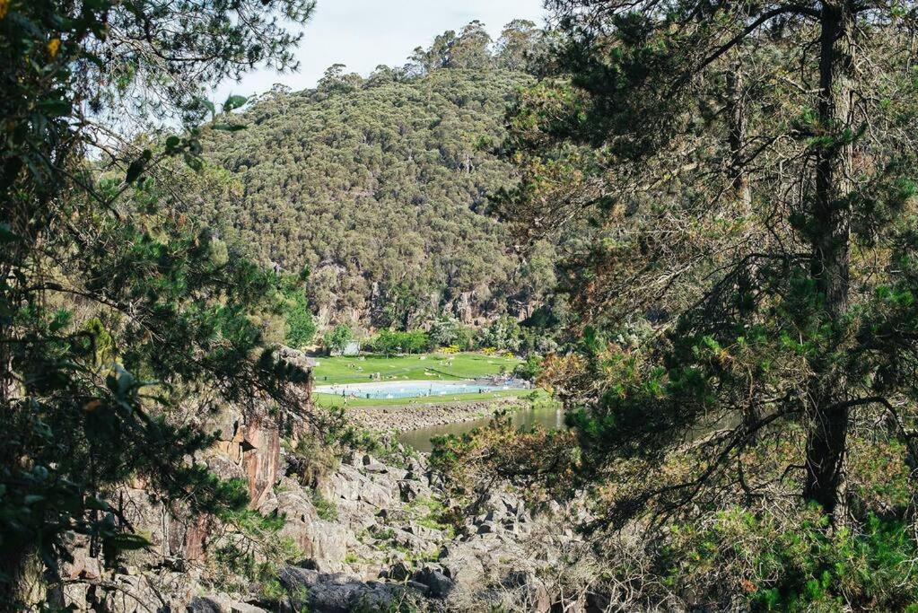 Short walk to Launceston CBD & Cataract Gorge