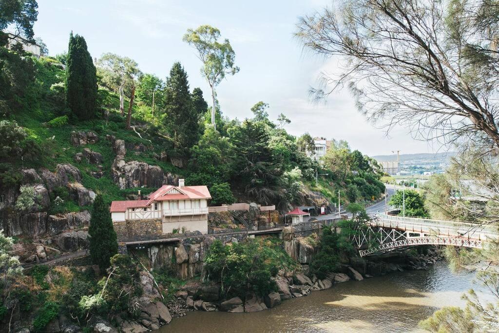 Short walk to Launceston CBD & Cataract Gorge