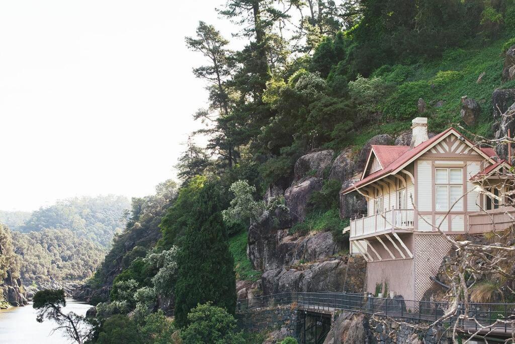 Short walk to Launceston CBD & Cataract Gorge