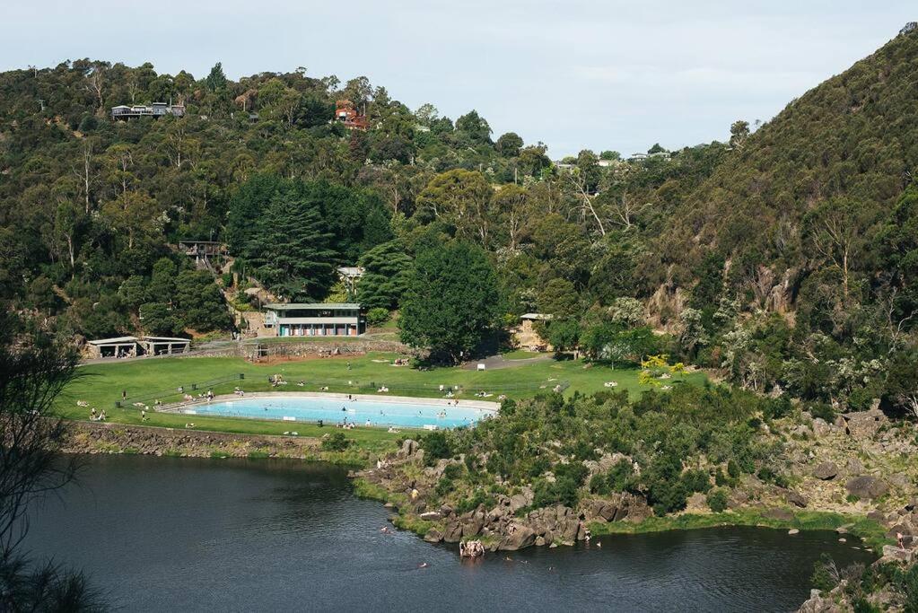 Short walk to Launceston CBD & Cataract Gorge