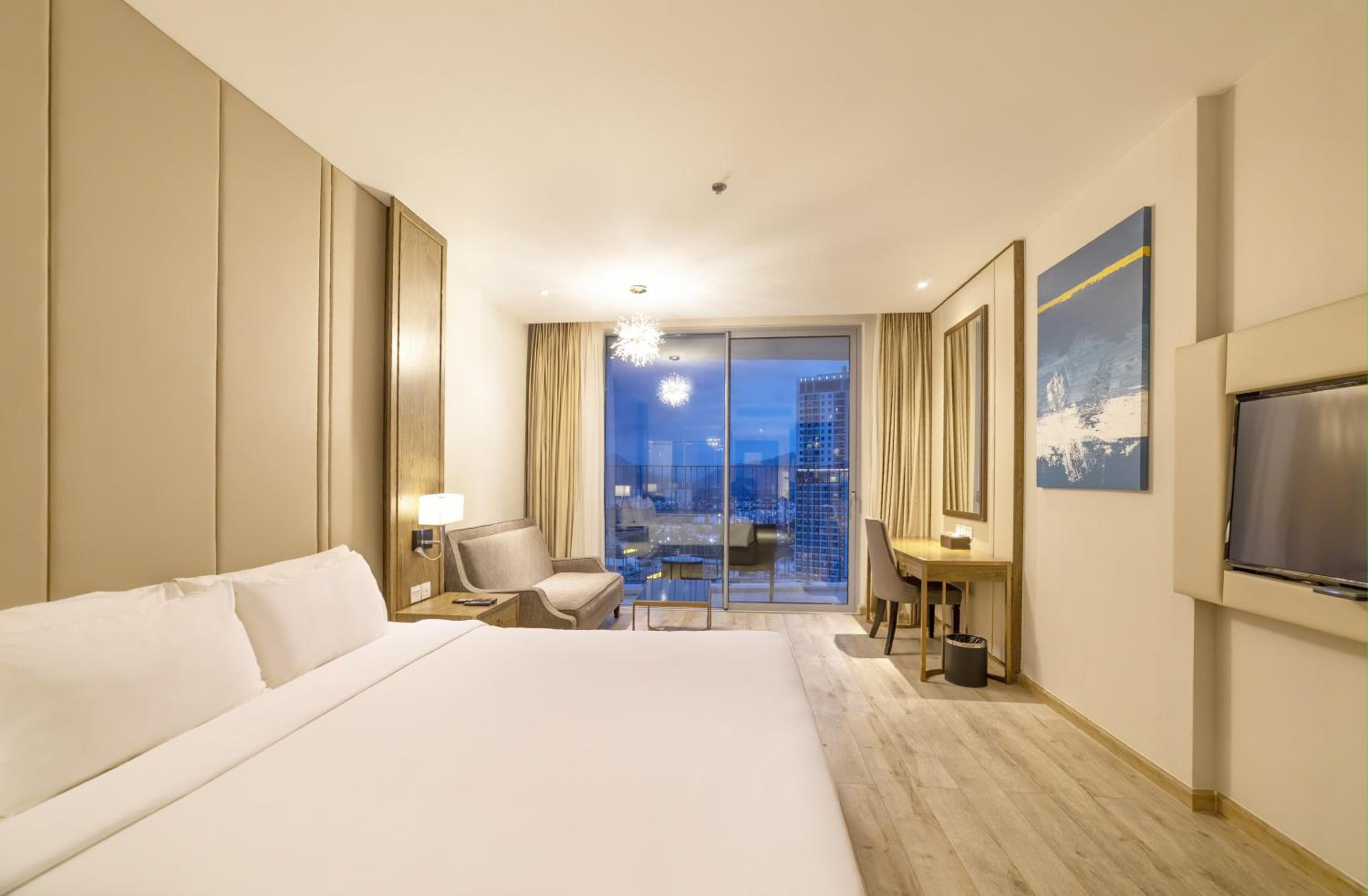Panorama Beachfront Nha Trang by LYN Condotel